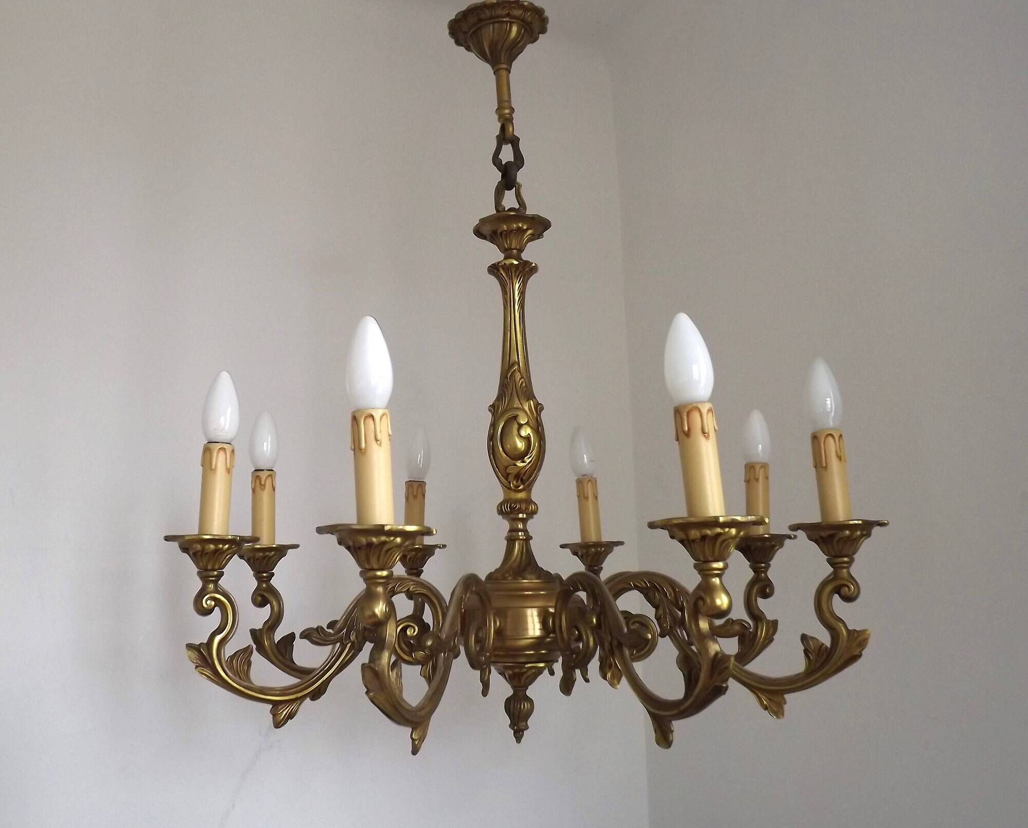 French Antique Traditional Bronze 8 Light Chandelier Acanthus Detail 5566