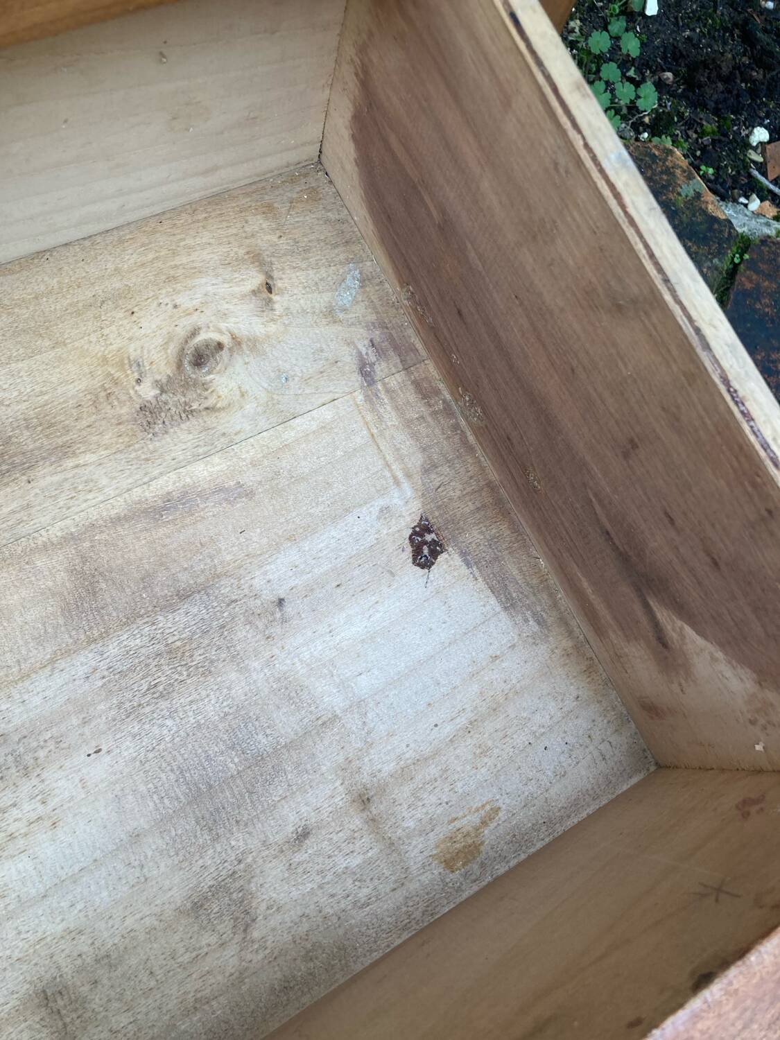 Antique chest of drawers