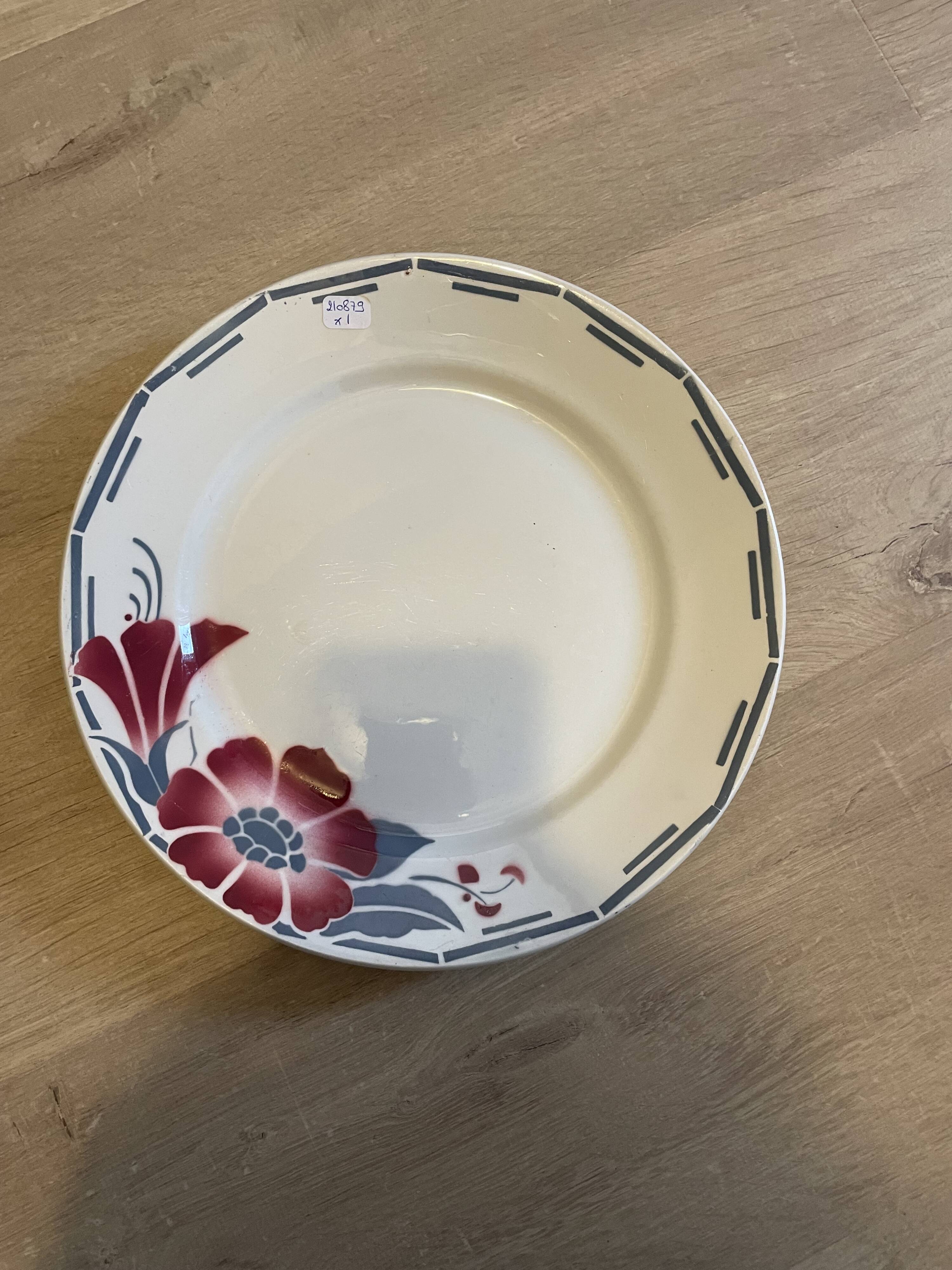 1 vintage round plate from the Céranord factory, model Gavarnie 210879.