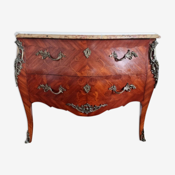 Commode style Louis XV