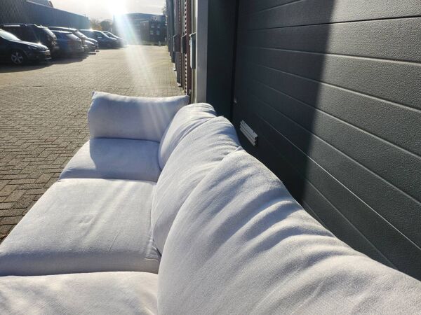 Edra - Canapé standard + pouf par Francesco Binfaré