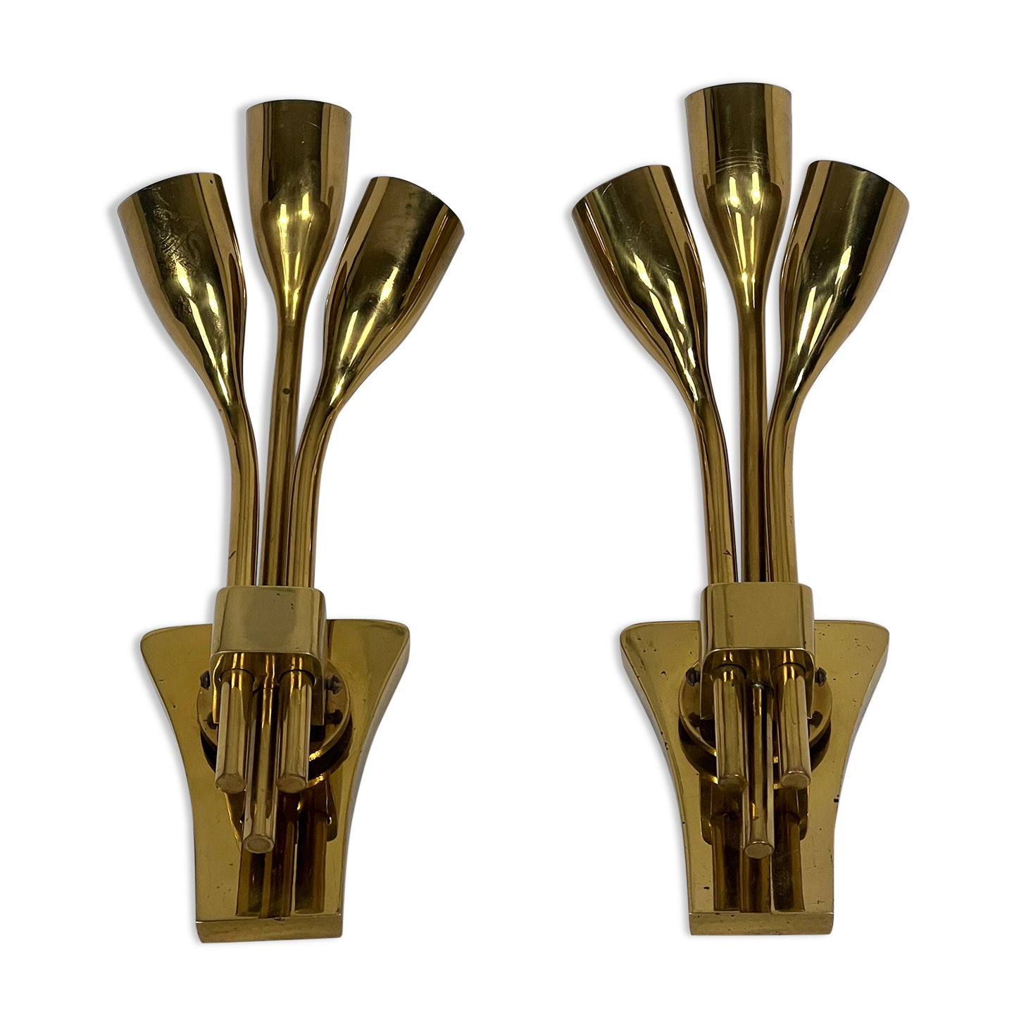 Lumi Milano, Mid-Century Modern pair of Italian brass sconces from 60s