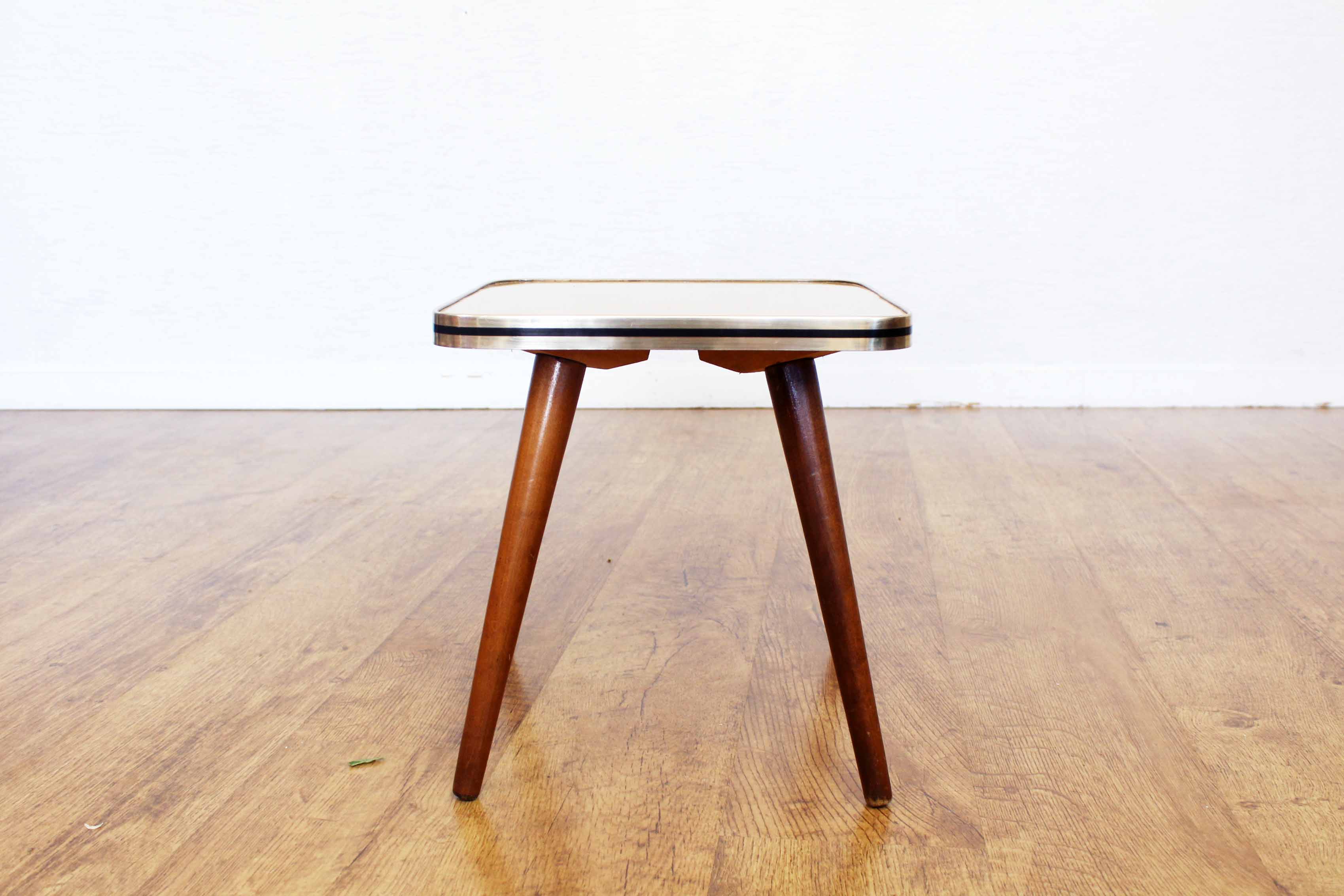 Plant holder in formica