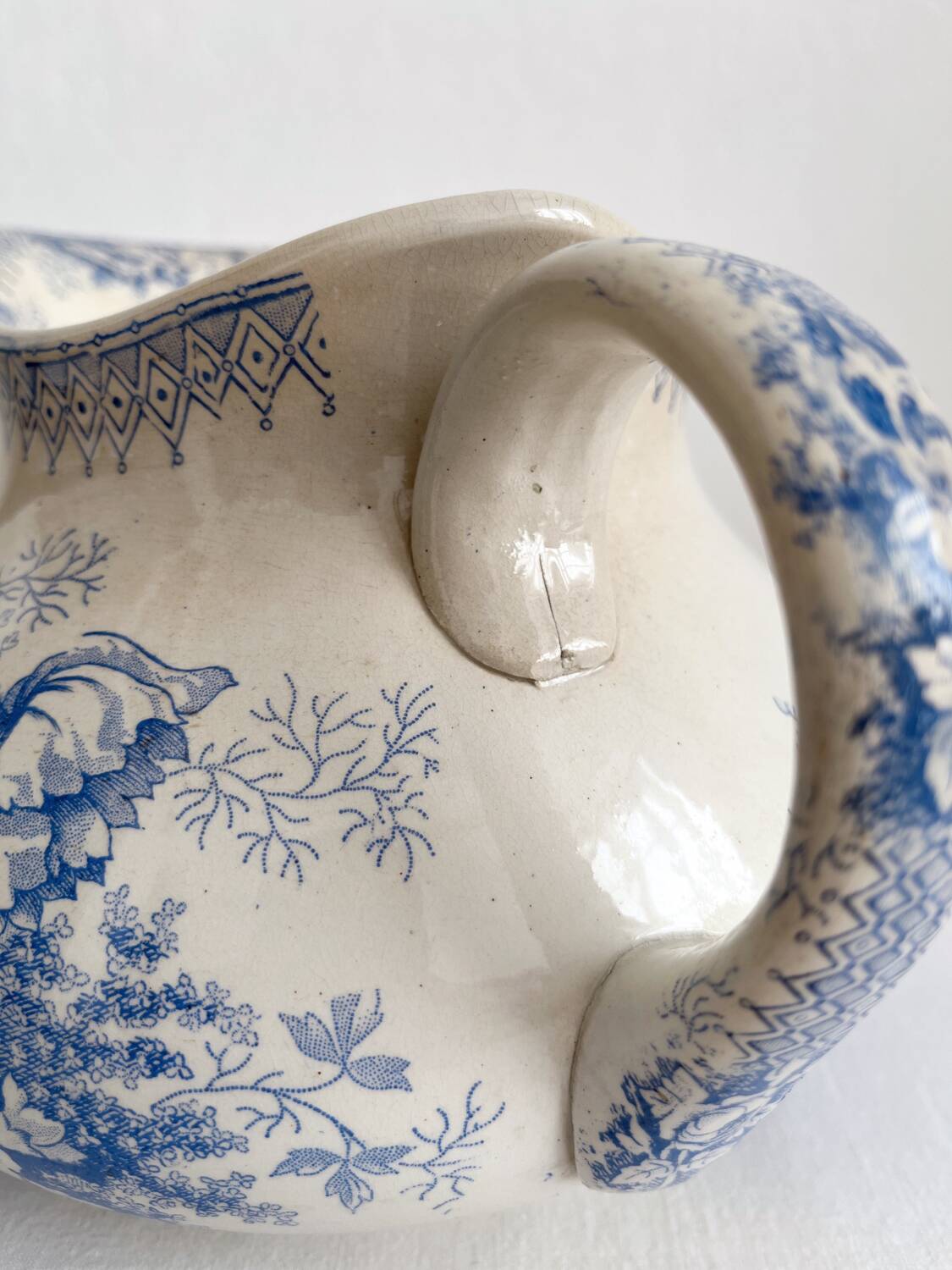 Old iron clay jug "Jardinière" Hamage Nord