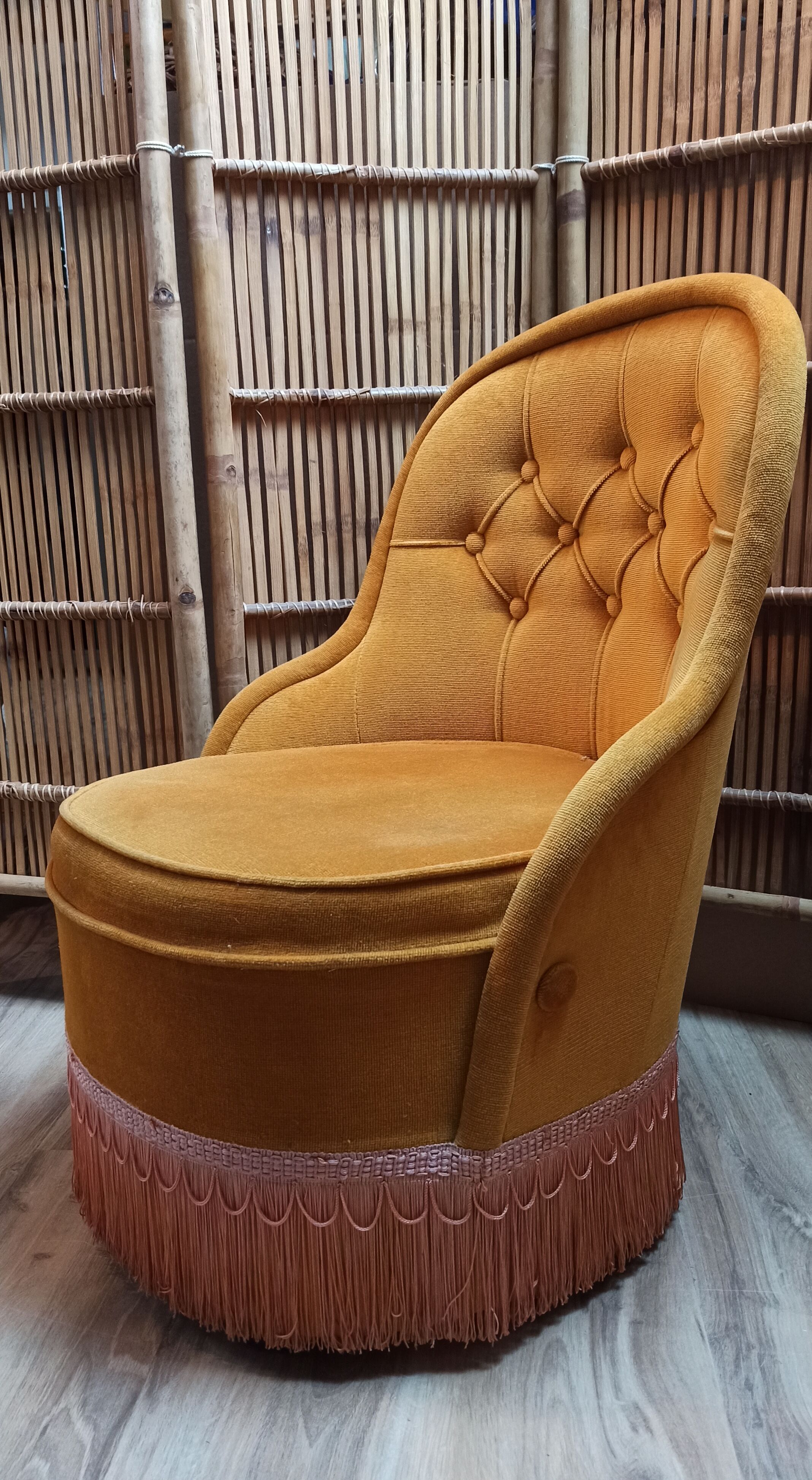 Gold velvet toad chair