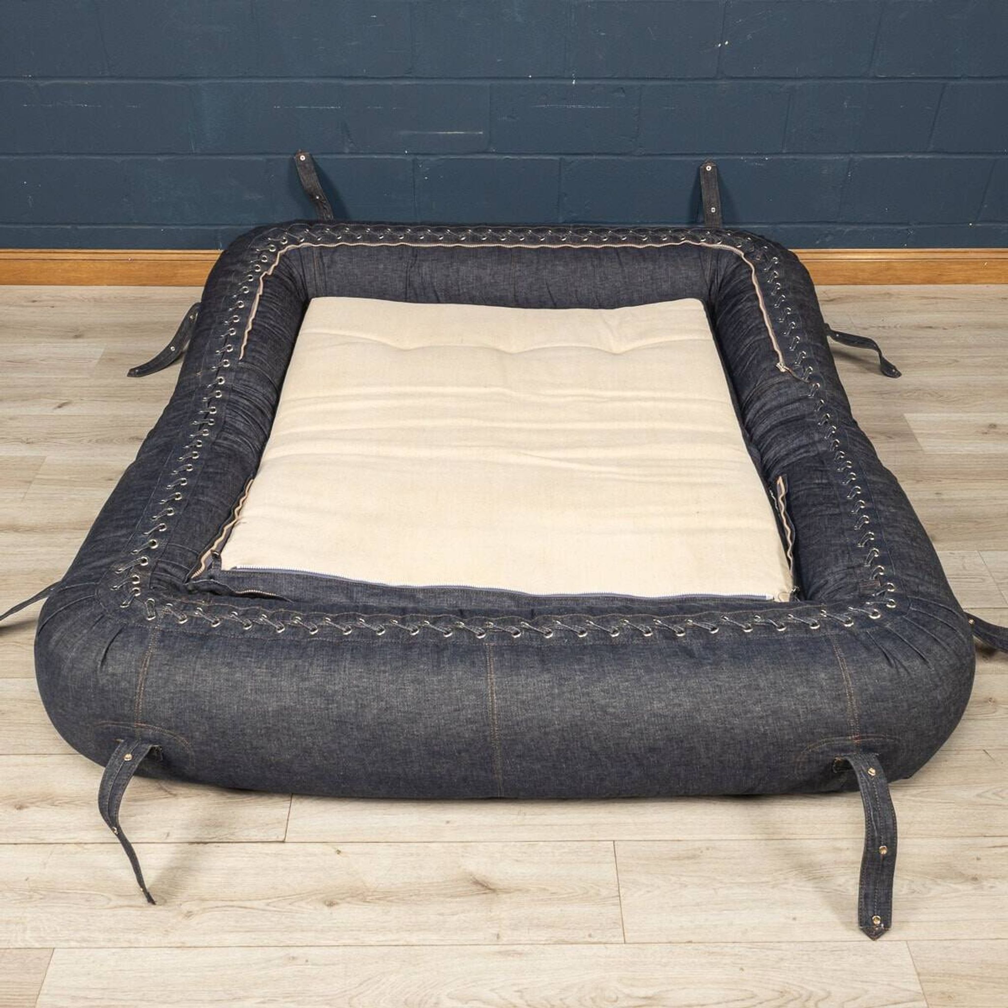 An italian "anfibio" sofa bed by alessandro becchi for giovannetti collezio