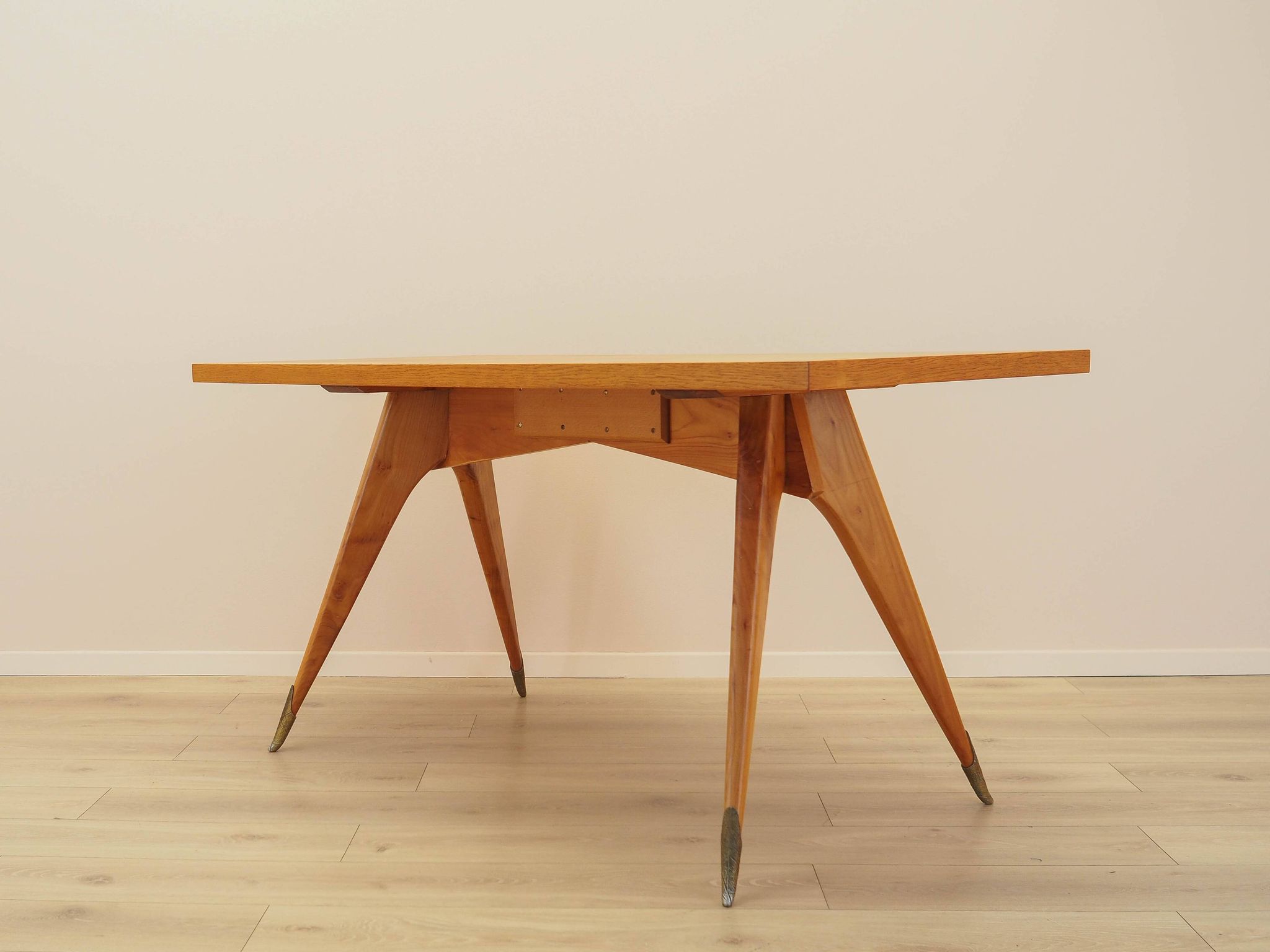 Oak desk, Italian design, 1970s, manufactured in Italy