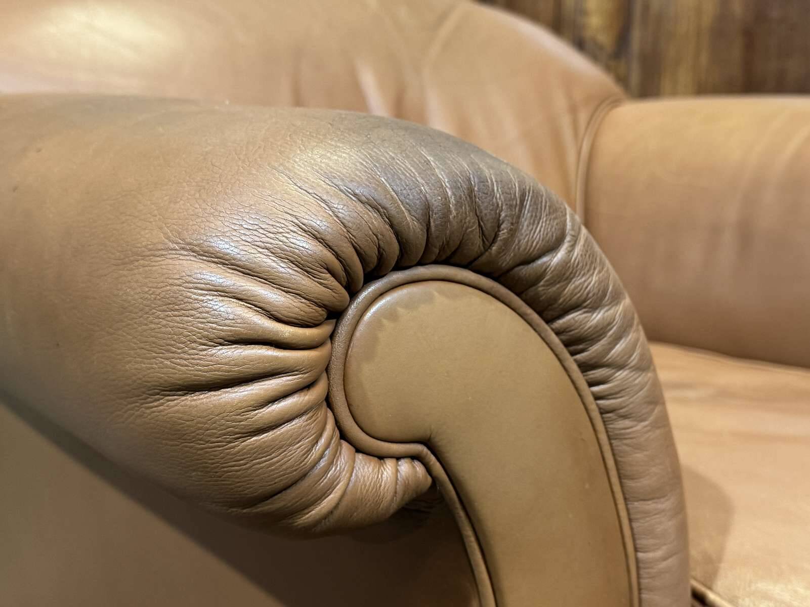 English club armchair in leather, modern production from the 1990s.