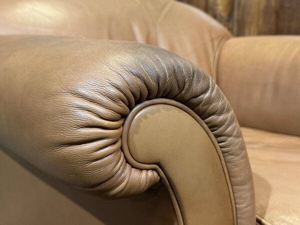 Fauteuil club anglais en cuir, production moderne des années 1990