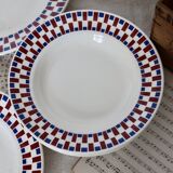 Part of a vintage Bandonviller faience table service, Joubert model, 14 pieces, early 20th century