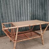 Table basse en rotin avec porte revue