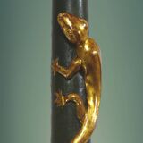 Pied de lampe de parquet en bois sculpté de style étrusque