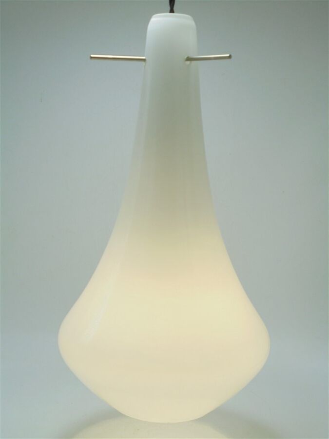 White opaline suspension