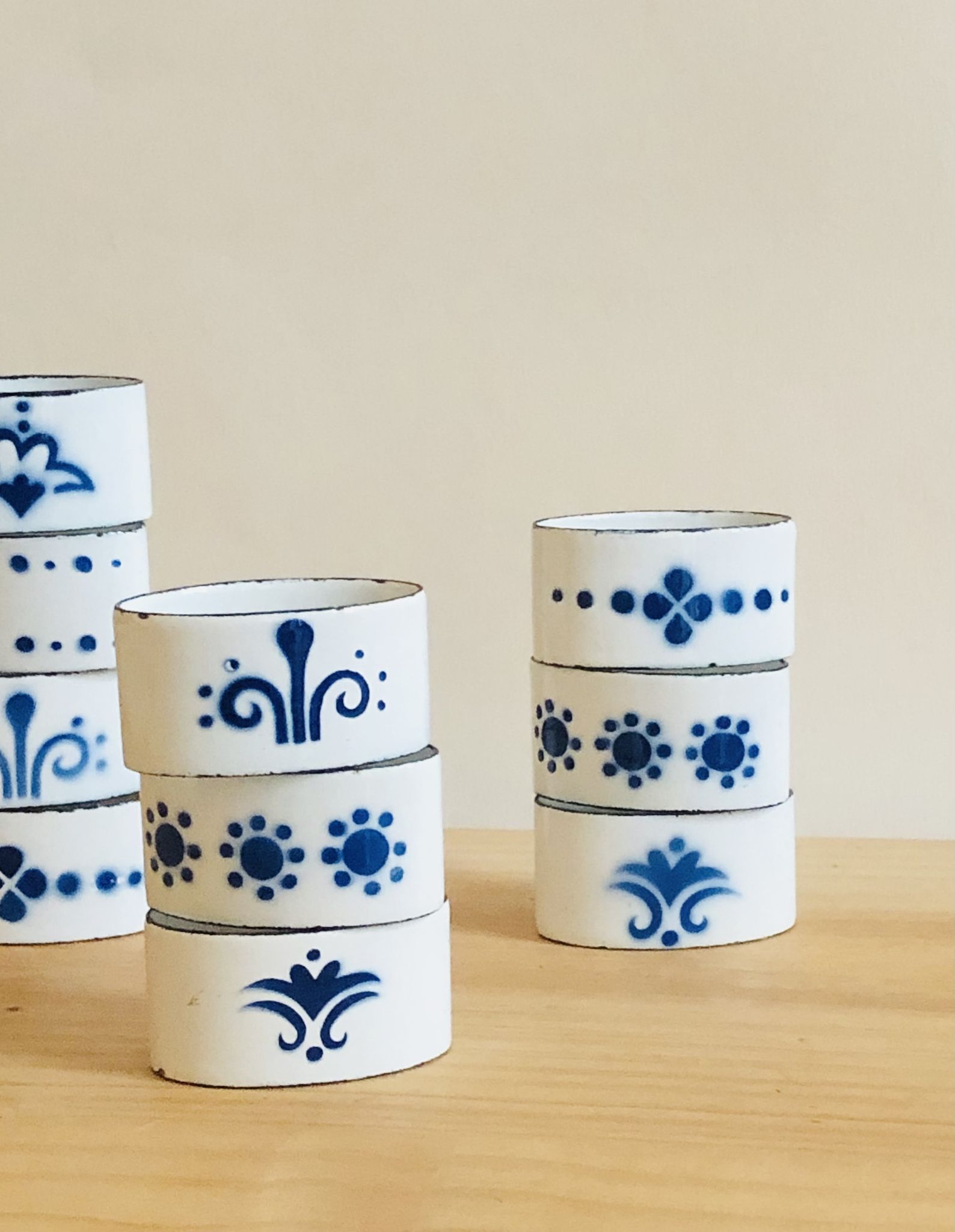 Ensemble de 10 ronds de serviette en métal émaillé