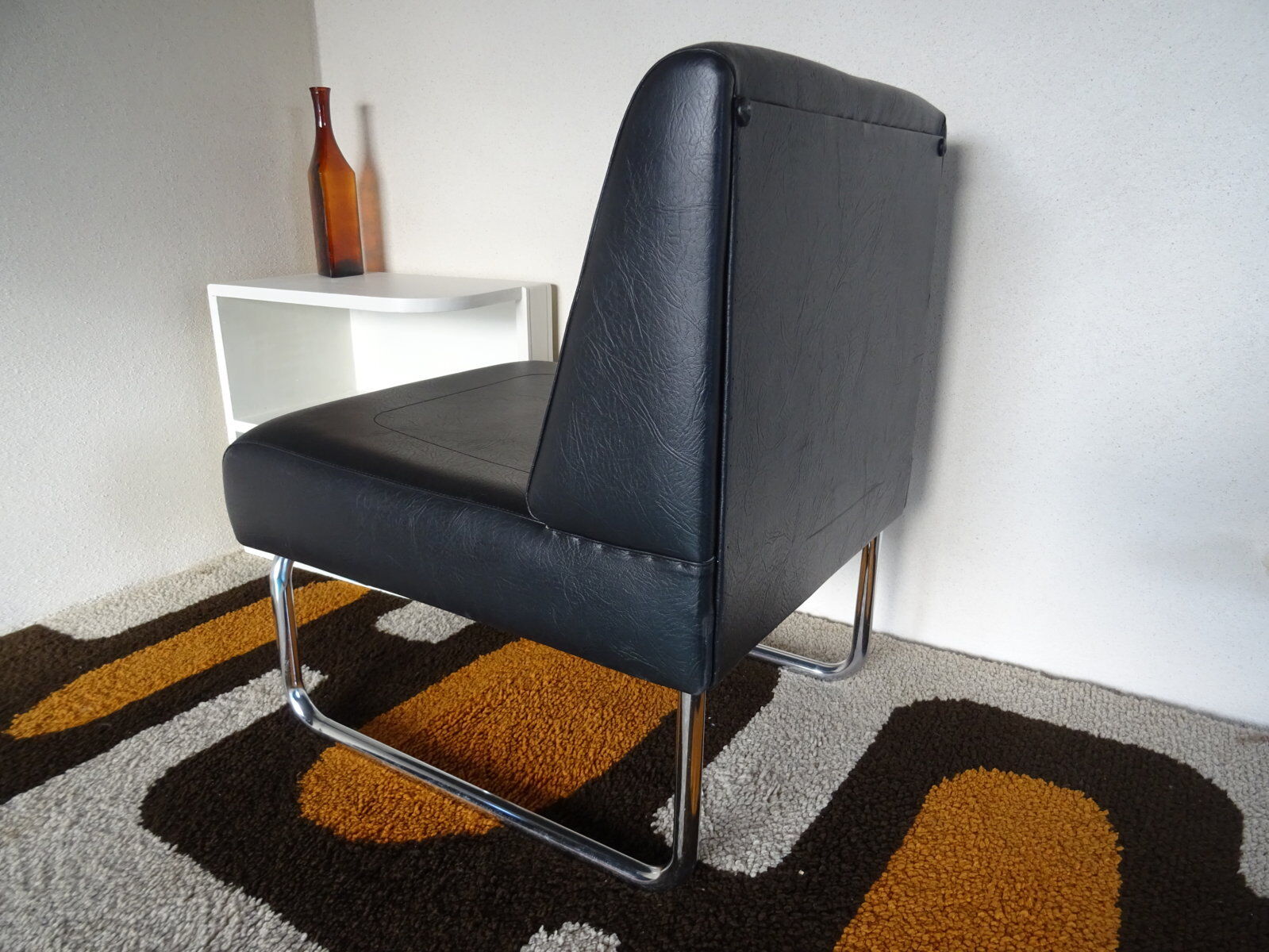 Modernist design heater