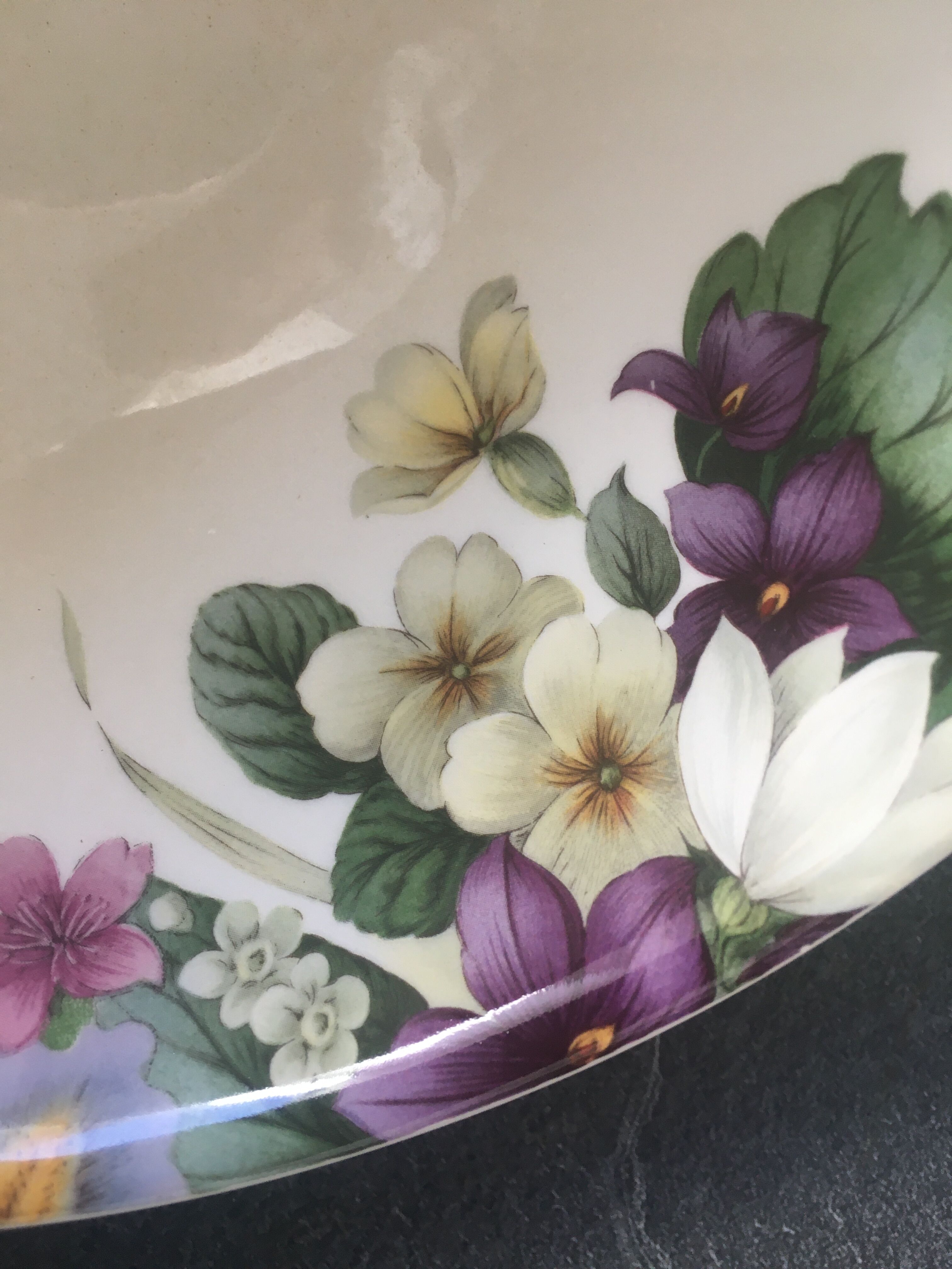 Bowl on old pedestal in earthenware