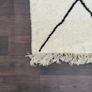 Tapis beni ouarai berbère losanges noirs 150x255cm