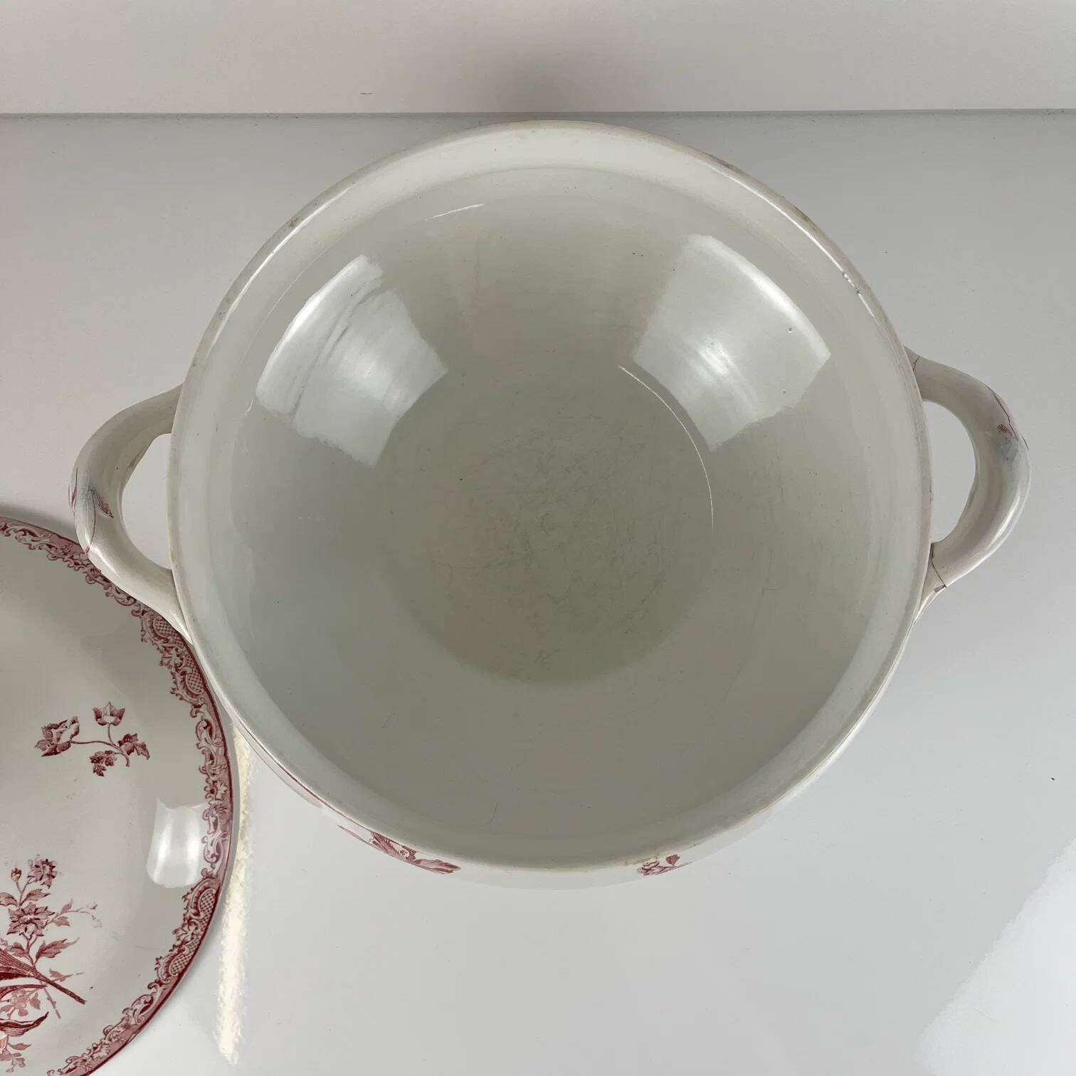 Soupière Sarreguemines, modèle "Fontange", rouge, 1918-1950