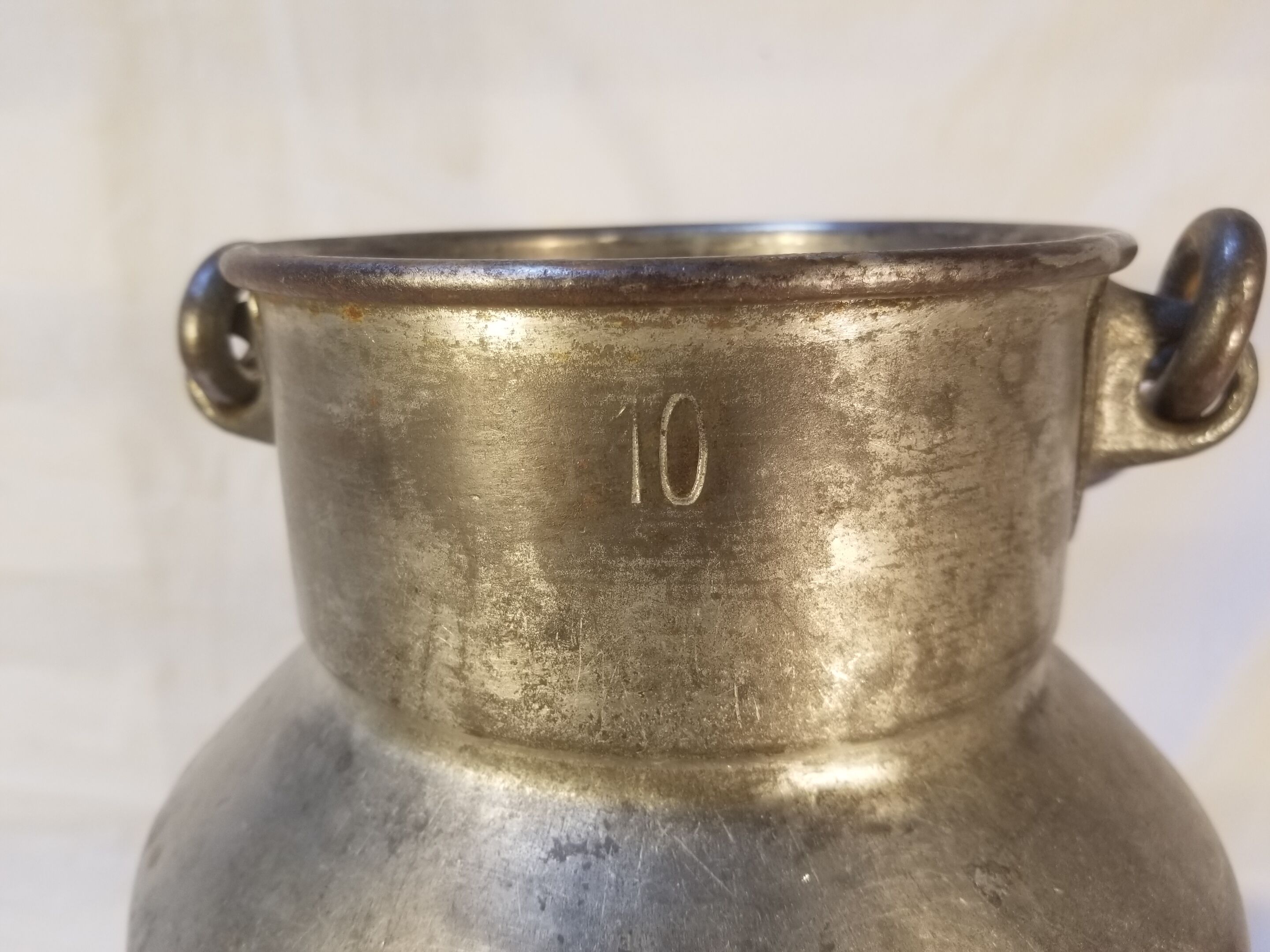 Authentic 10l old metal milk pot