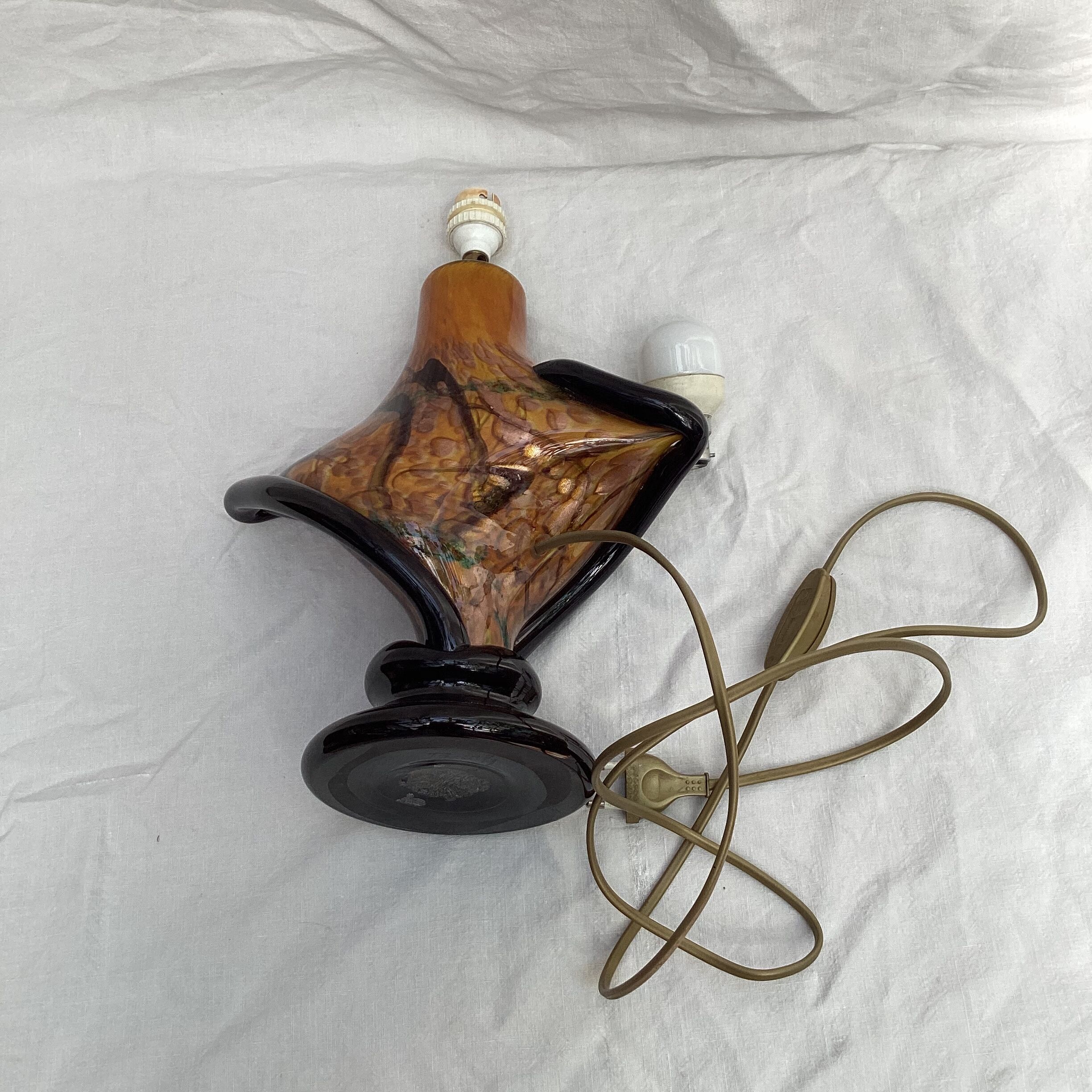 Table lamp foot design molded glass