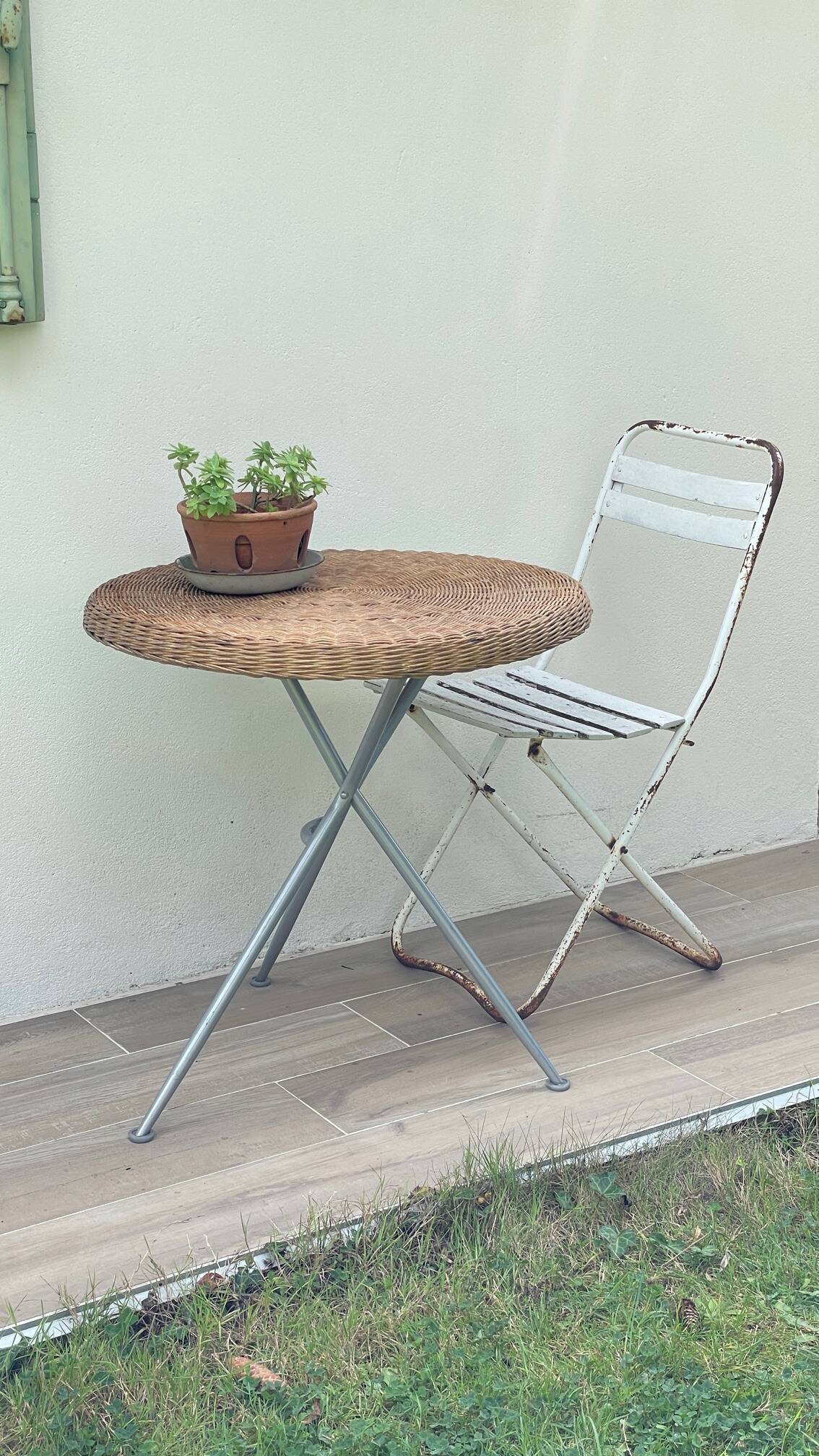 Rattan and lacquered metal folding table