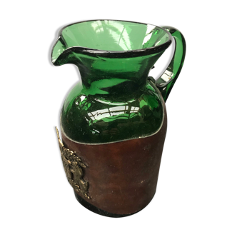 Pichet carafe verre soufflé vert avec cuir & écusson cuisine vintage