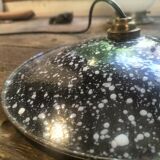 2 enamelled sheet metal suspensions