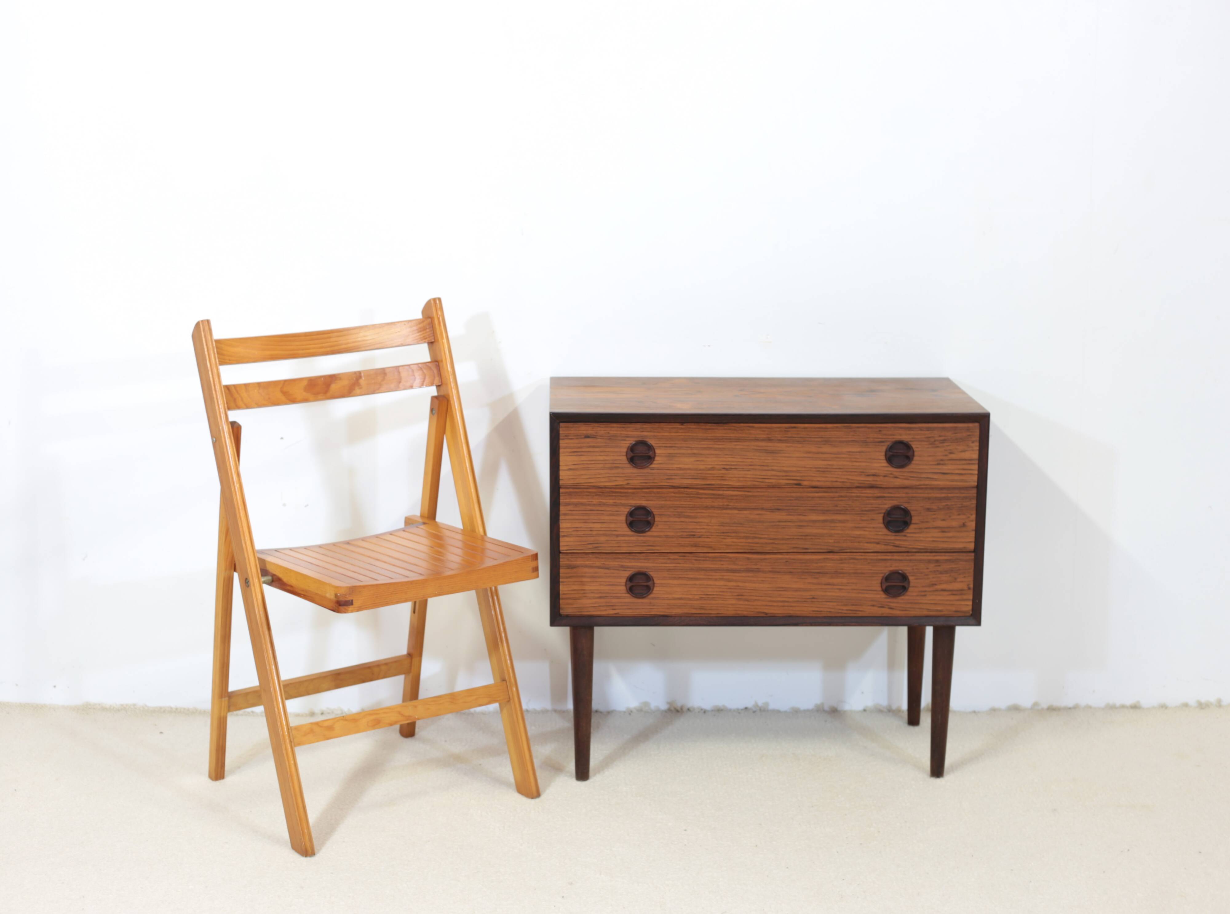Rosewood chest of drawers