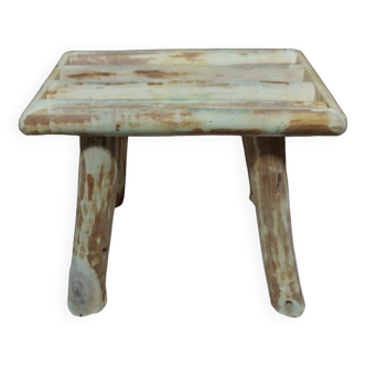 Petit tabouret marche pied en bois brut