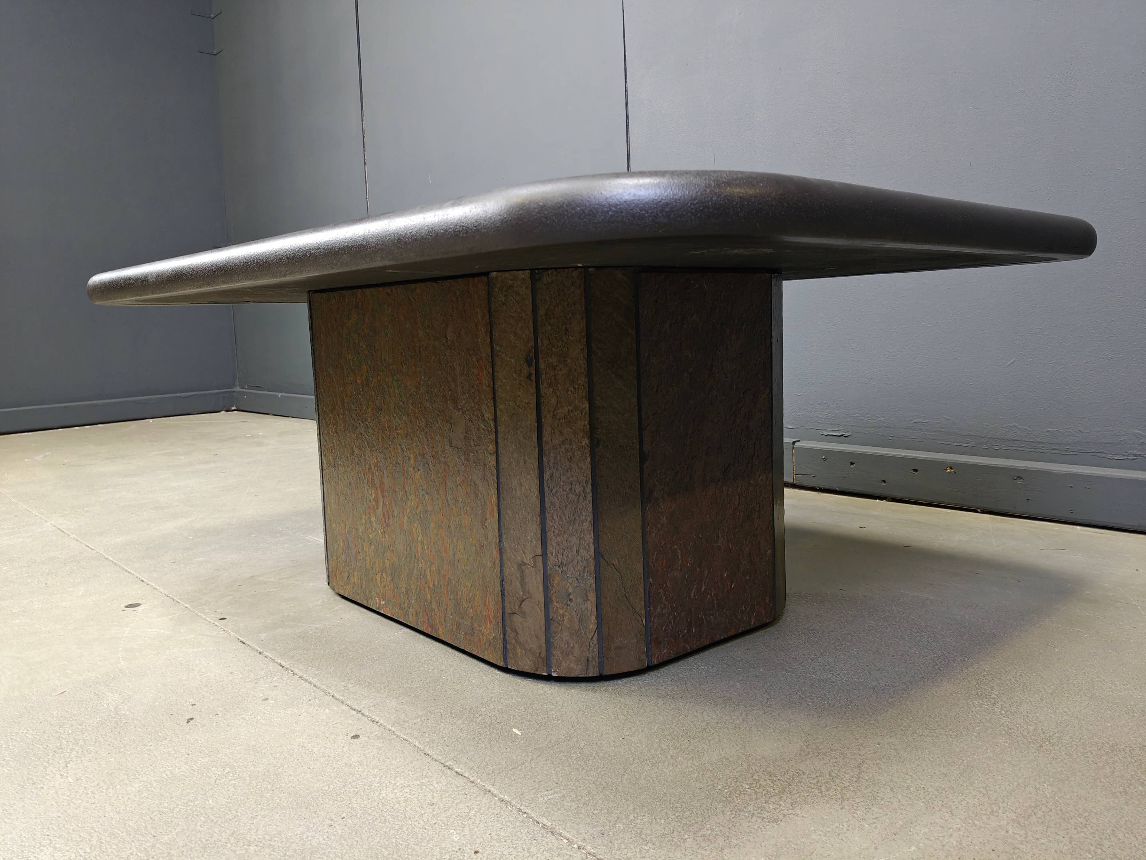 Table basse attribuée à Paul Kingma, années 1980.