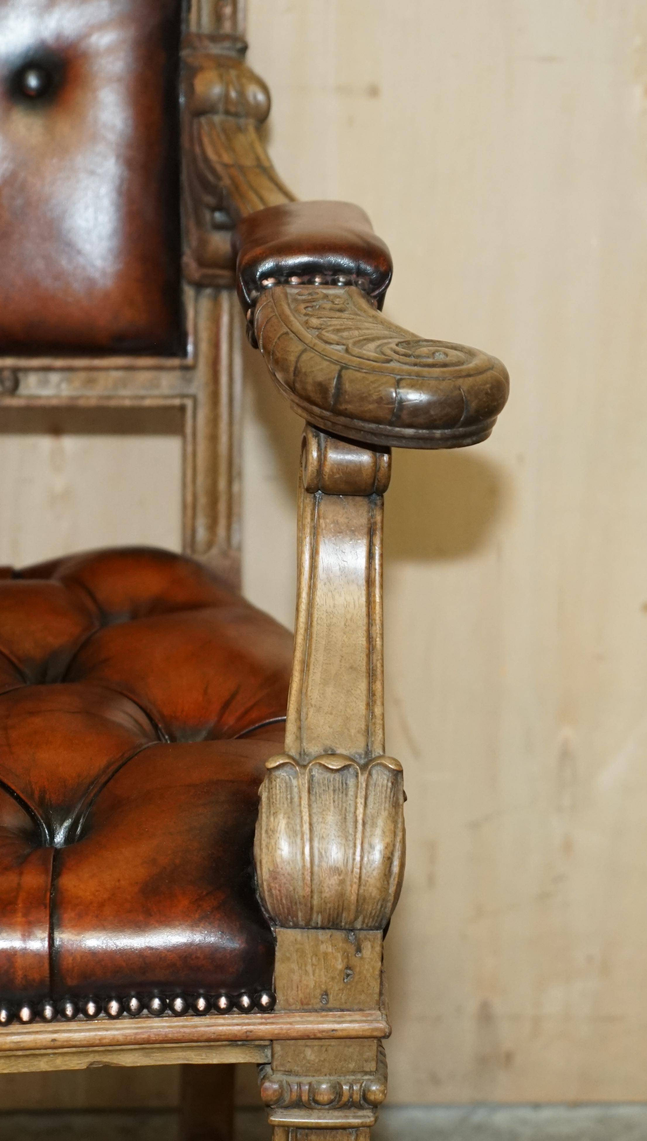 Fauteuil Chesterfield ancien restauré William IV en cuir