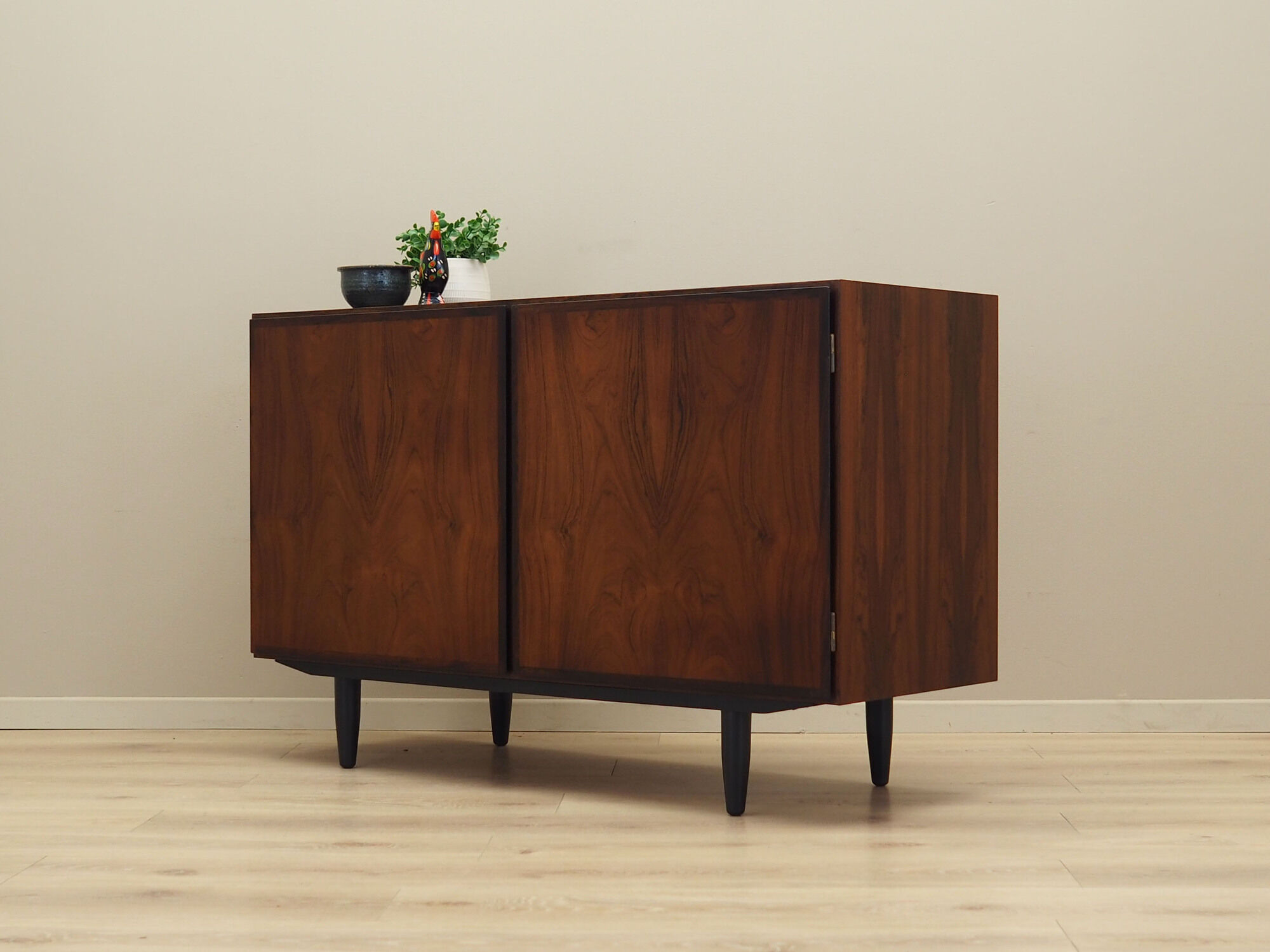 Armoire en palissandre, design danois, années 1970, fabriquée par Omann Jun