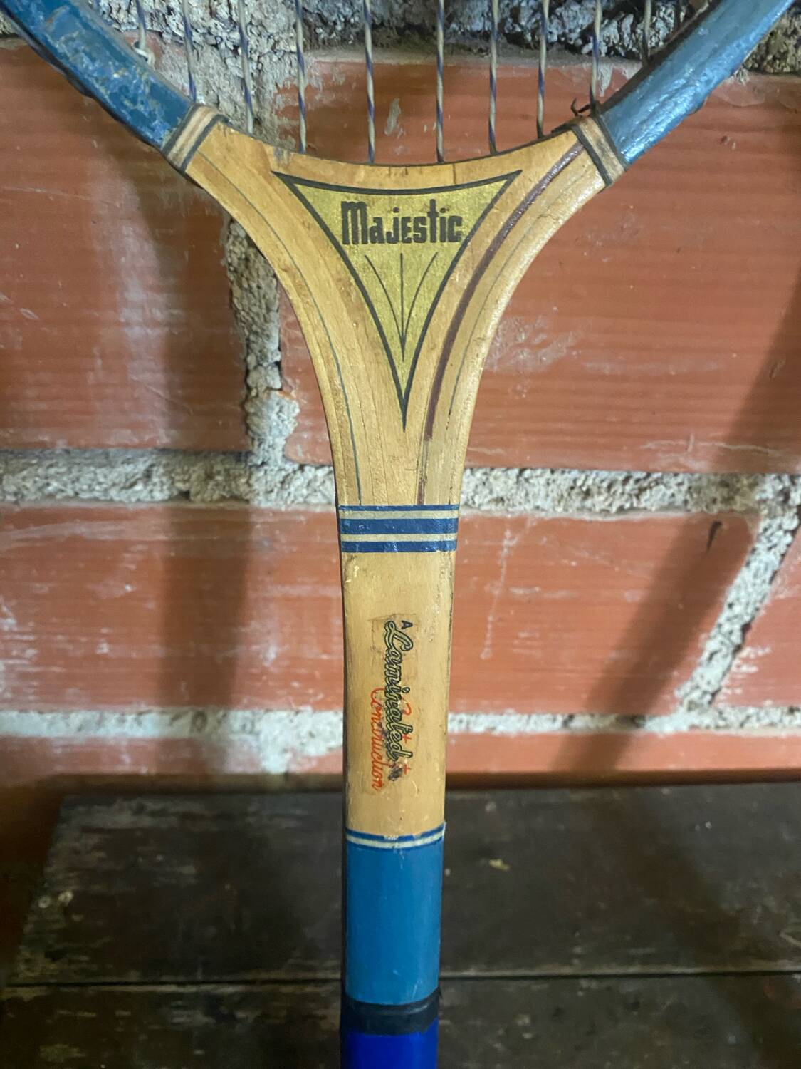 Paire de raquettes de tennis anciennes Majestic en bois, années 50