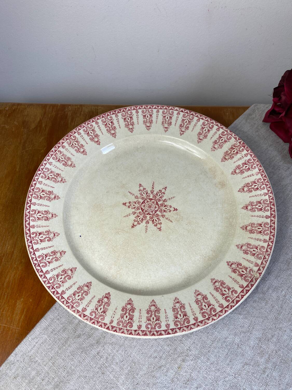 Antique Hiens porcelain dish, iron earth