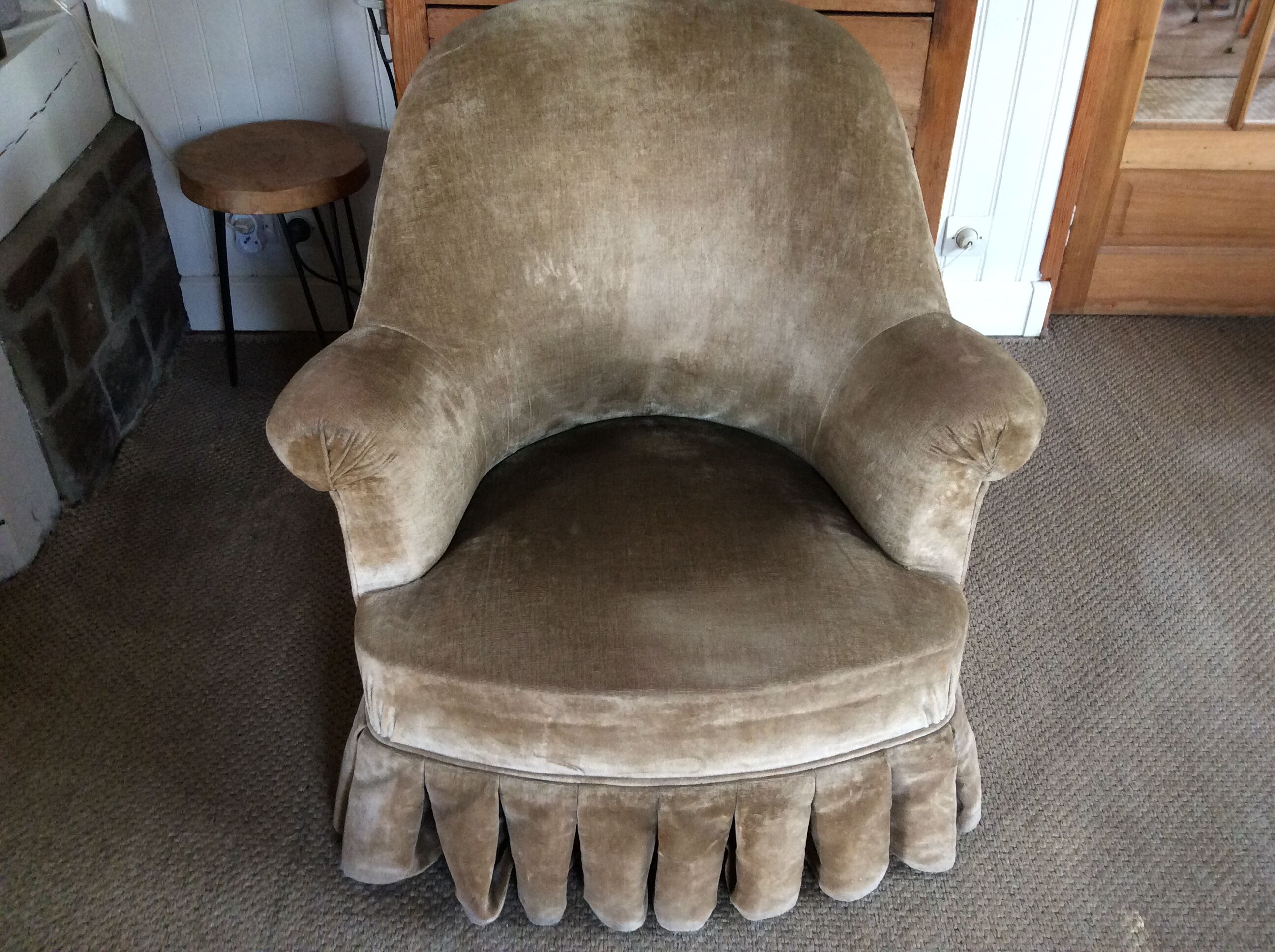 Toad armchair