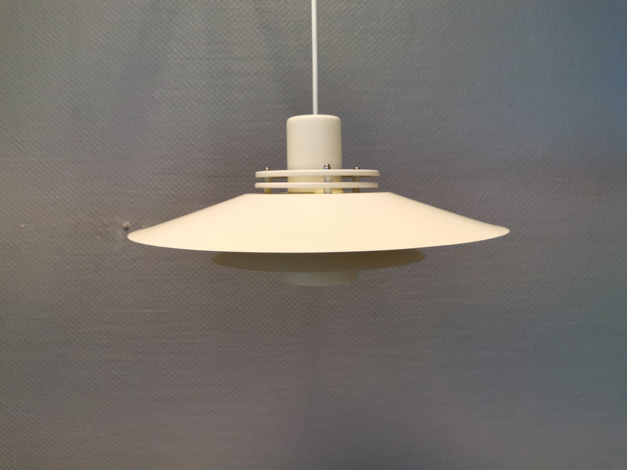 Danish Hanging lamp in white lacquered metal (not shiny white more cracked white) 1980s