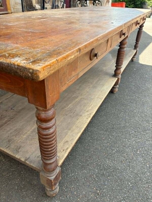 Table de drapier, meuble d'atelier