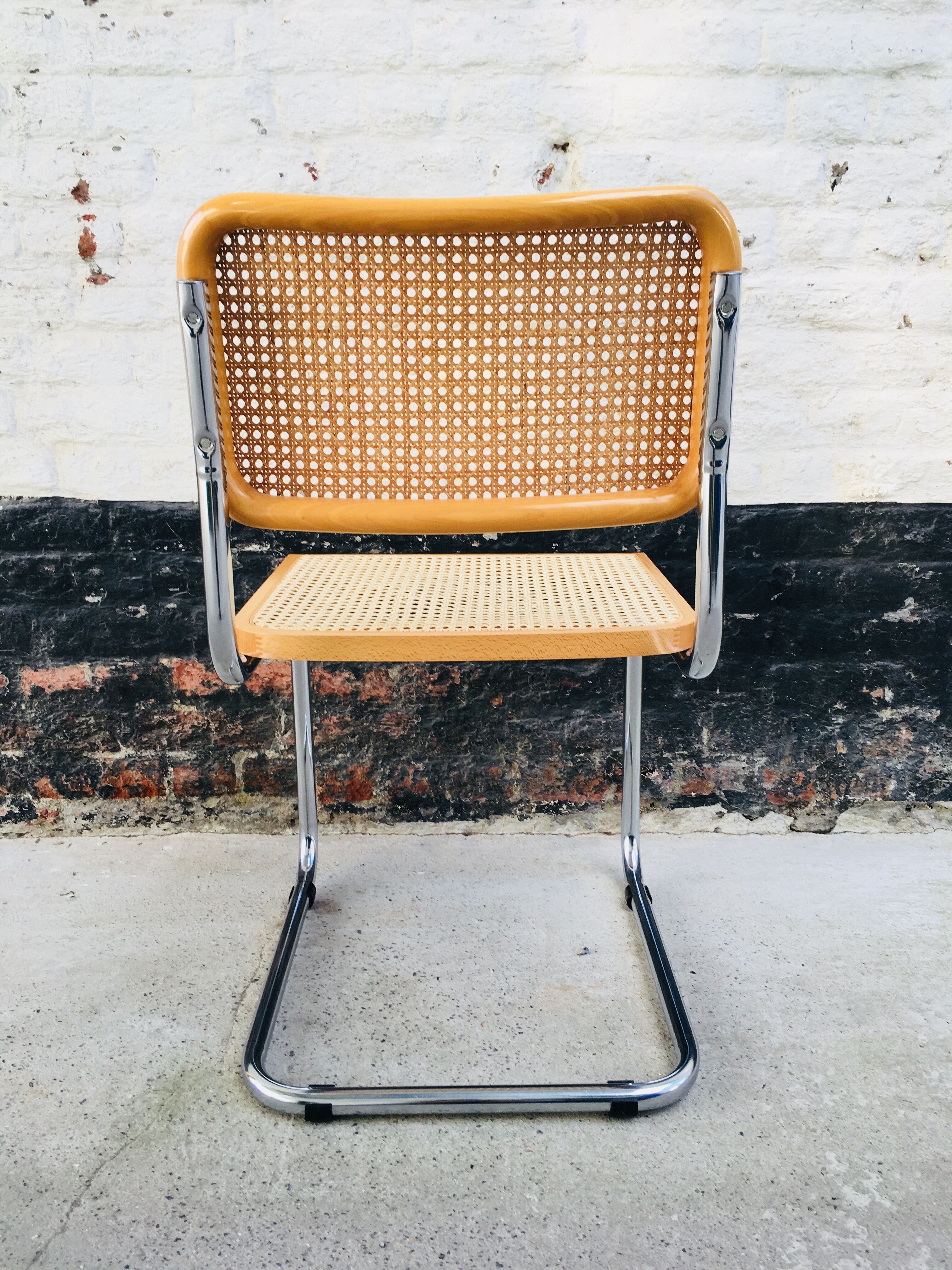 Chair model cesca B32 design by Marcel Breur