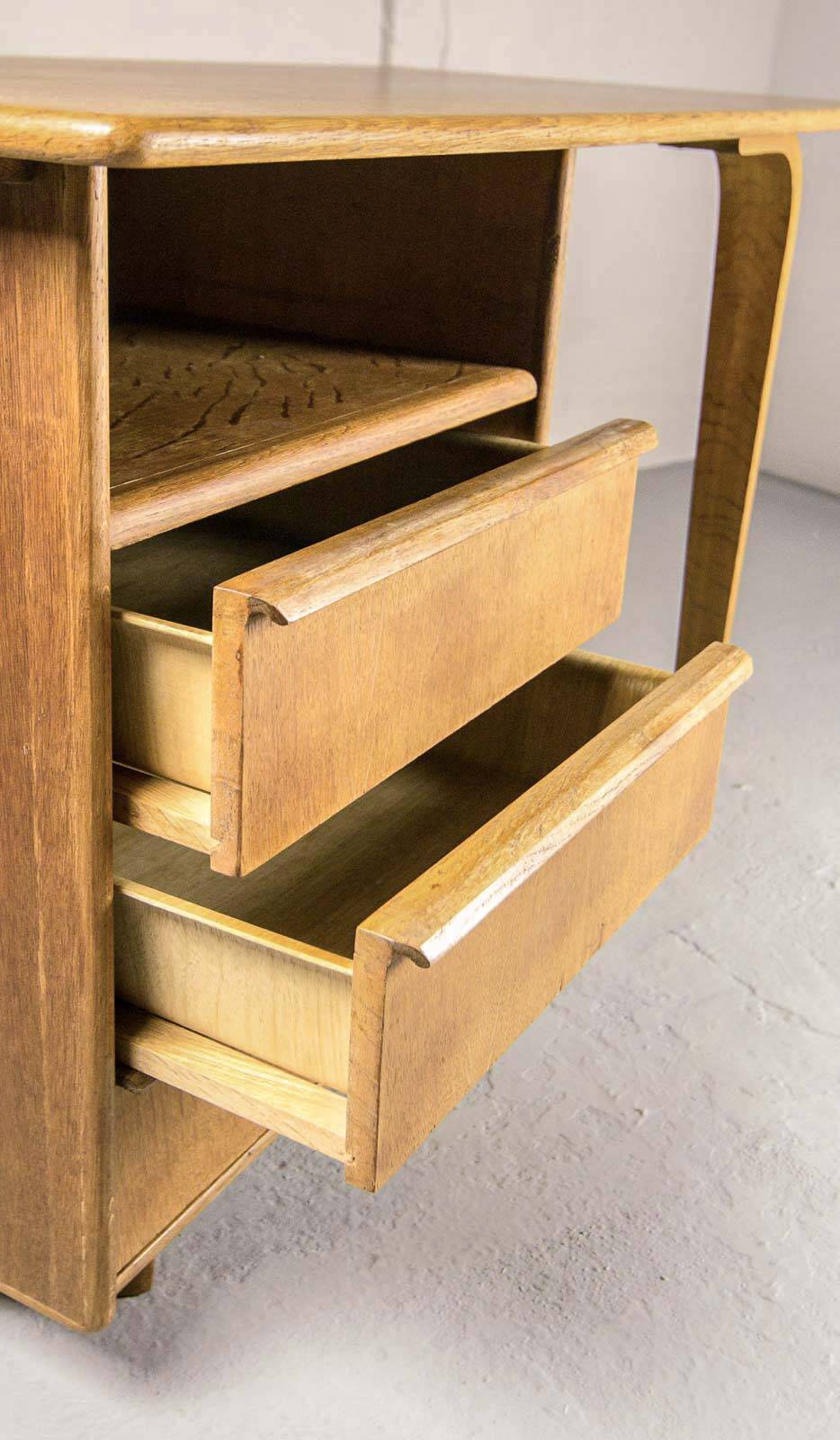 Cees Braakman Dutch Design EE02 Oak Desk for Pastoe. The Netherlands, 1950s