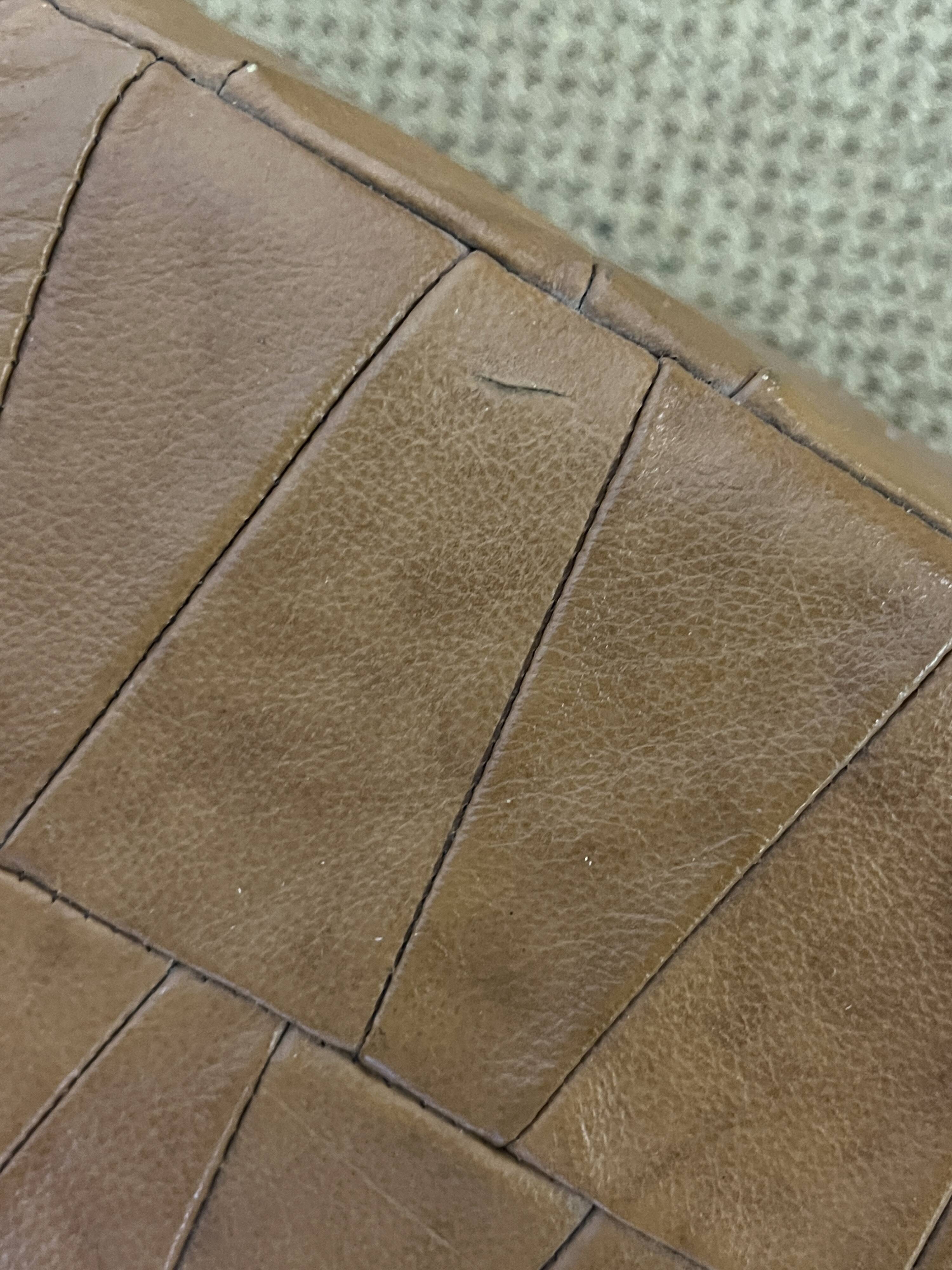 Vintage Sede leather pouf with chest