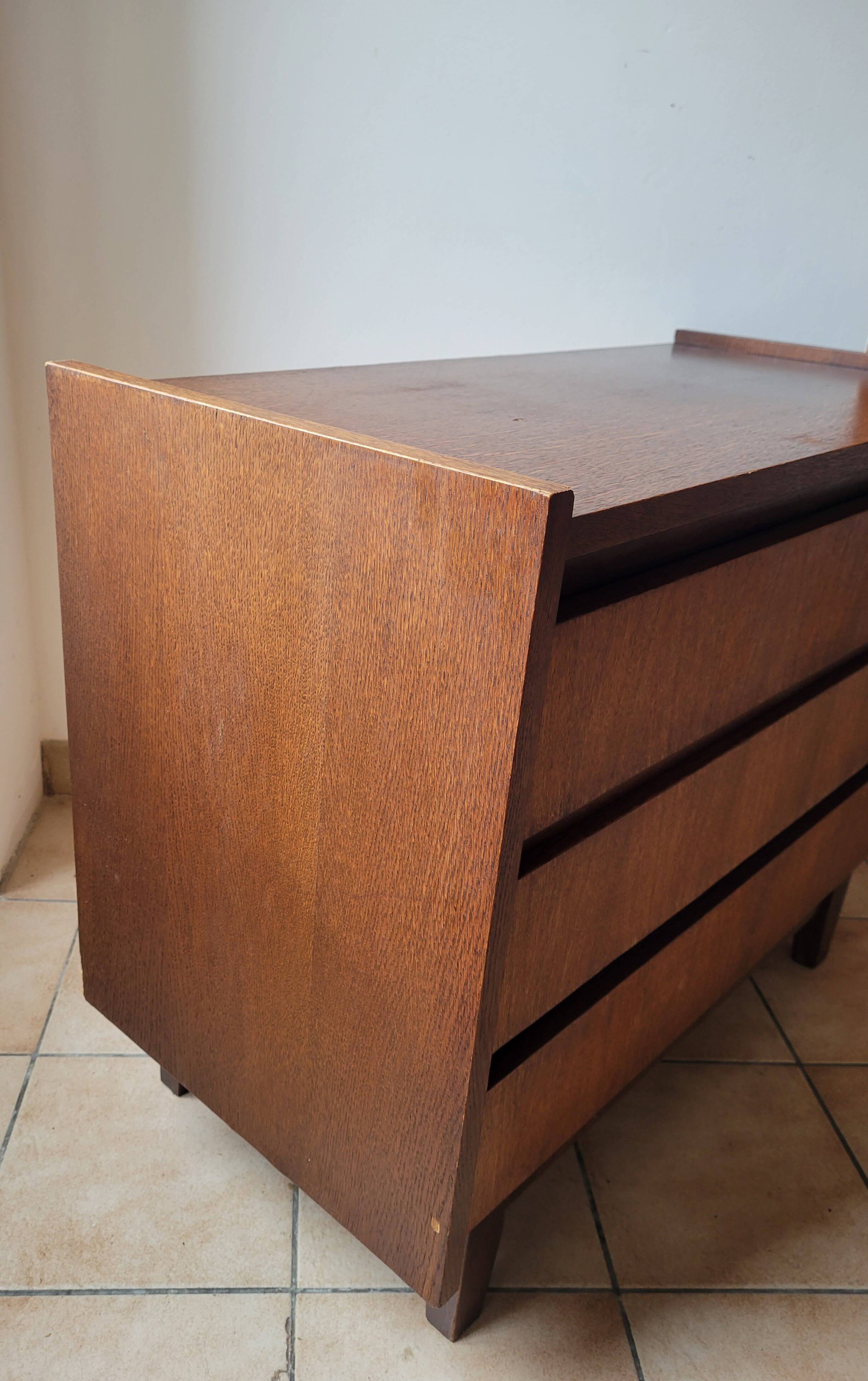 Vintage oak chest of drawers