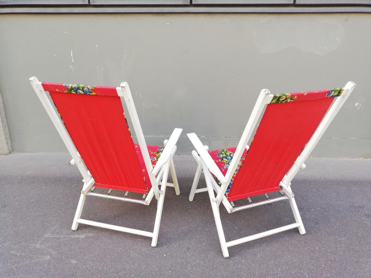 Pair of foldable garden chairs