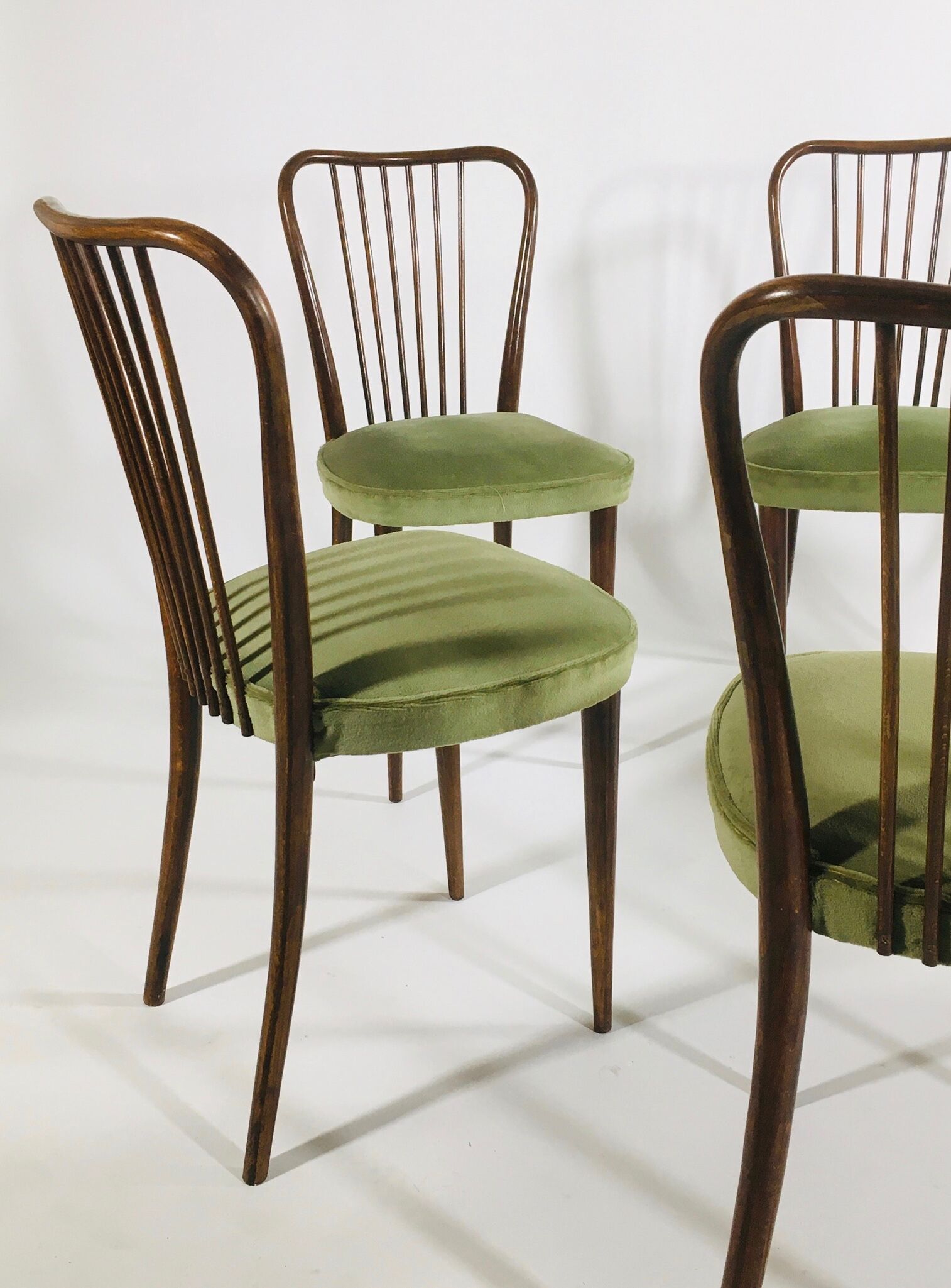 Série de 6 chaises type "Baumann" France 1950's