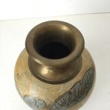 Vase en laiton massif