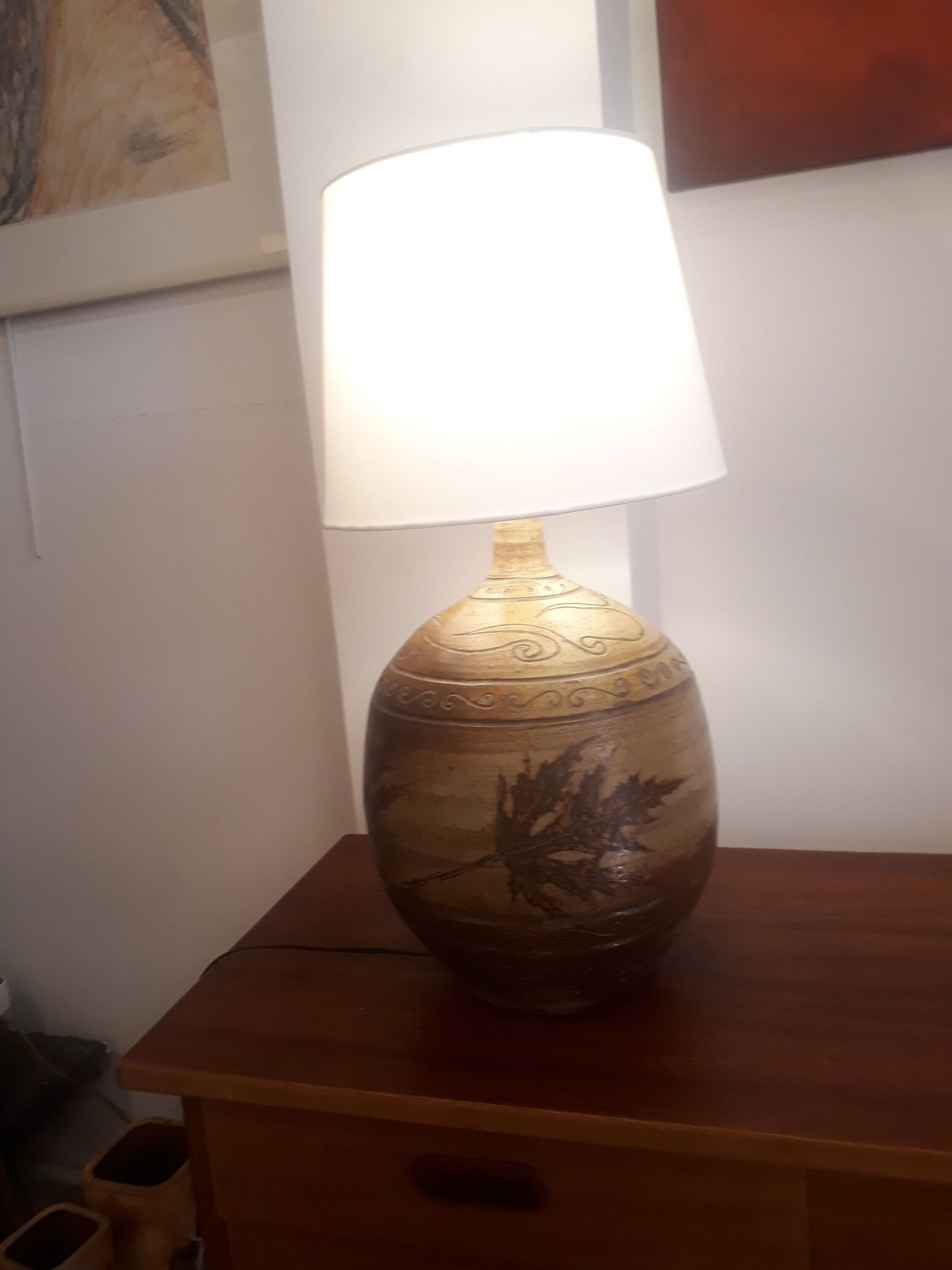 Vallauris lamp decorated with foliage