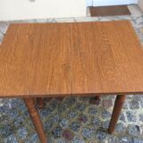 Folding table