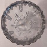 Baccarat crystal vase with chiseled motifs