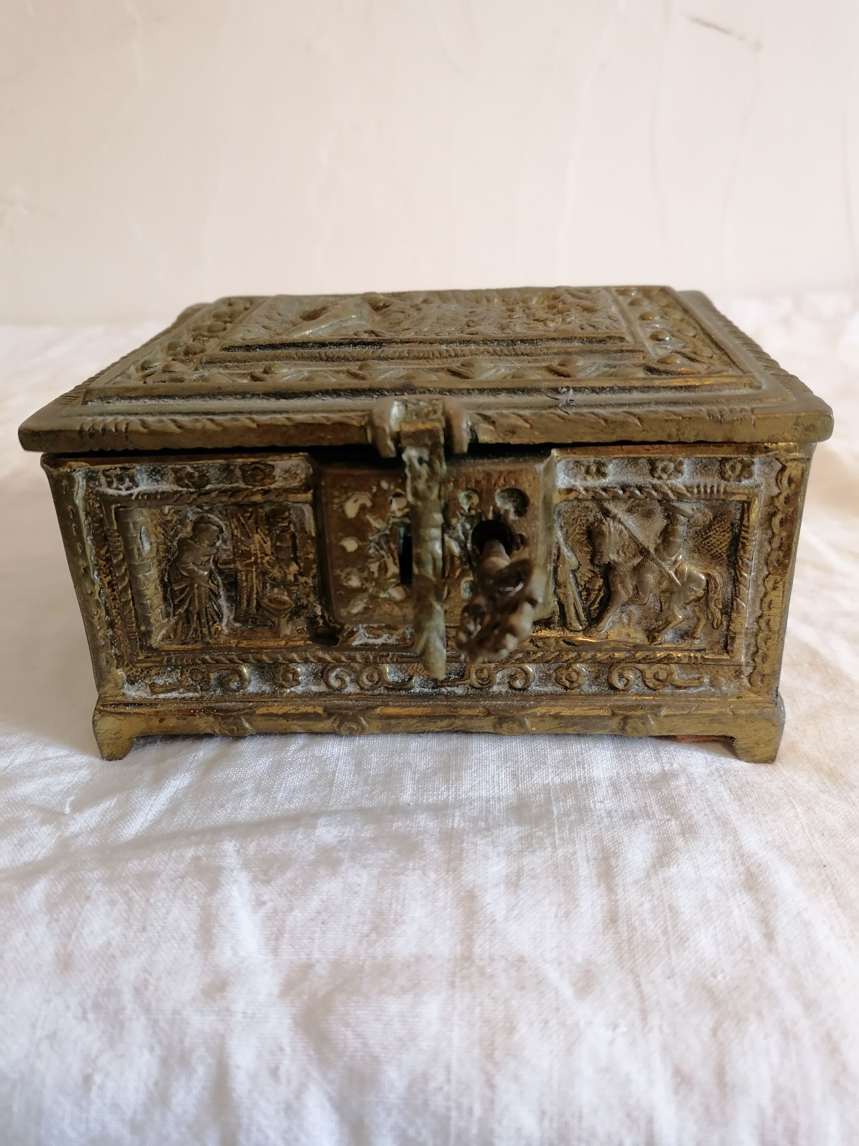 Old bronze jewelry box of nineteenth century high period.
