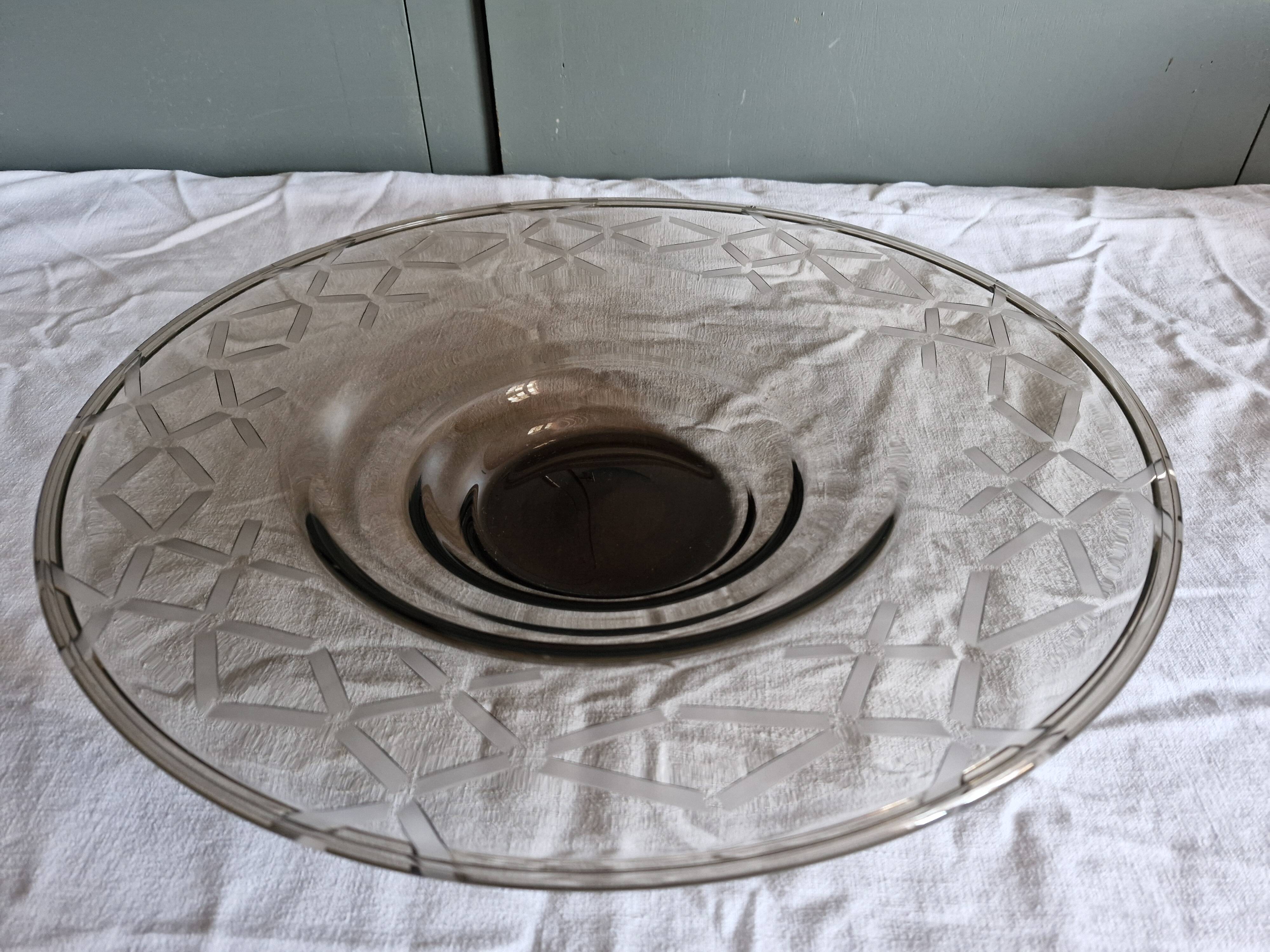 Large bowl/plate/centrepiece smoked glass art-deco