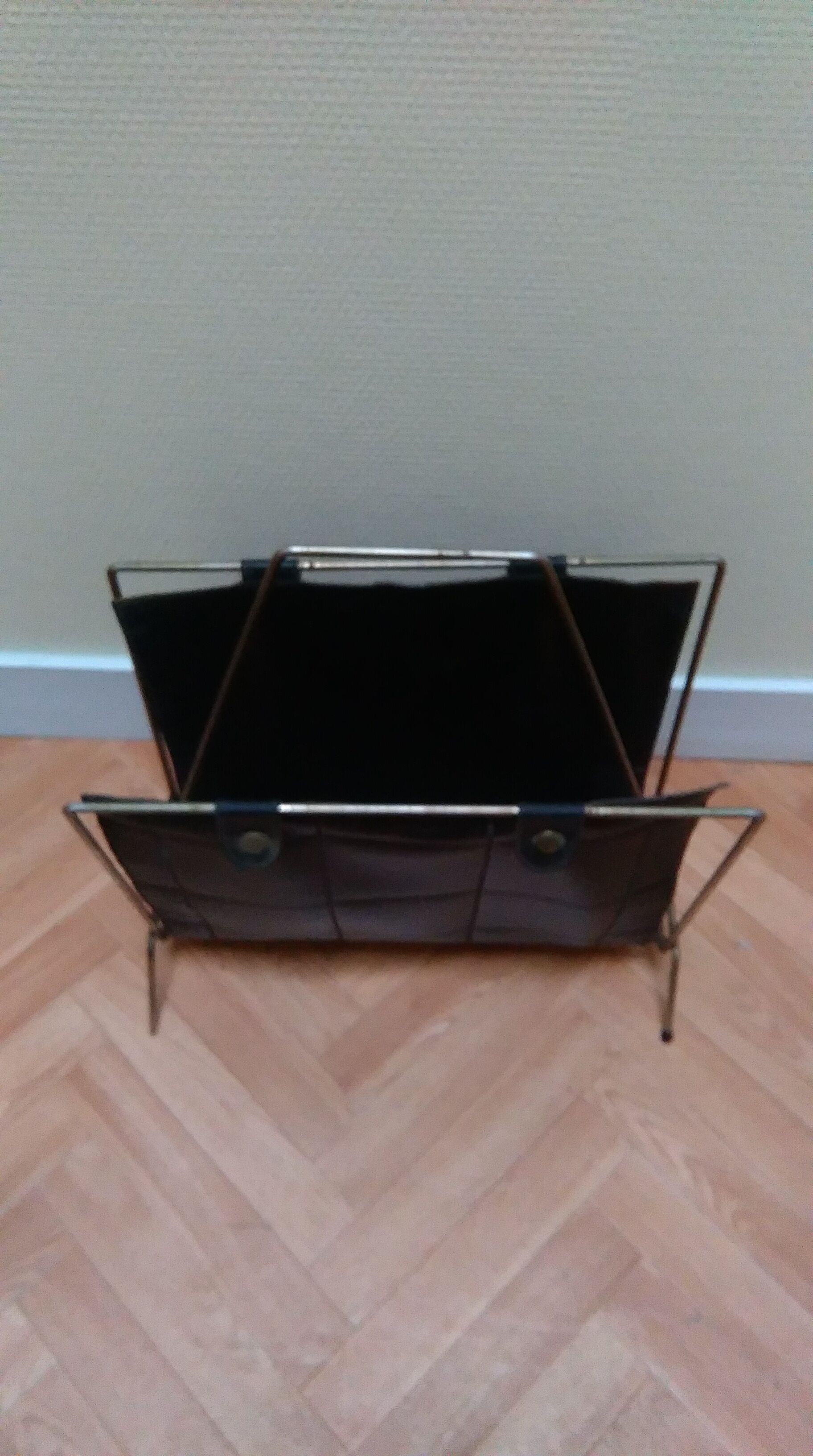 Magazine holder 60s